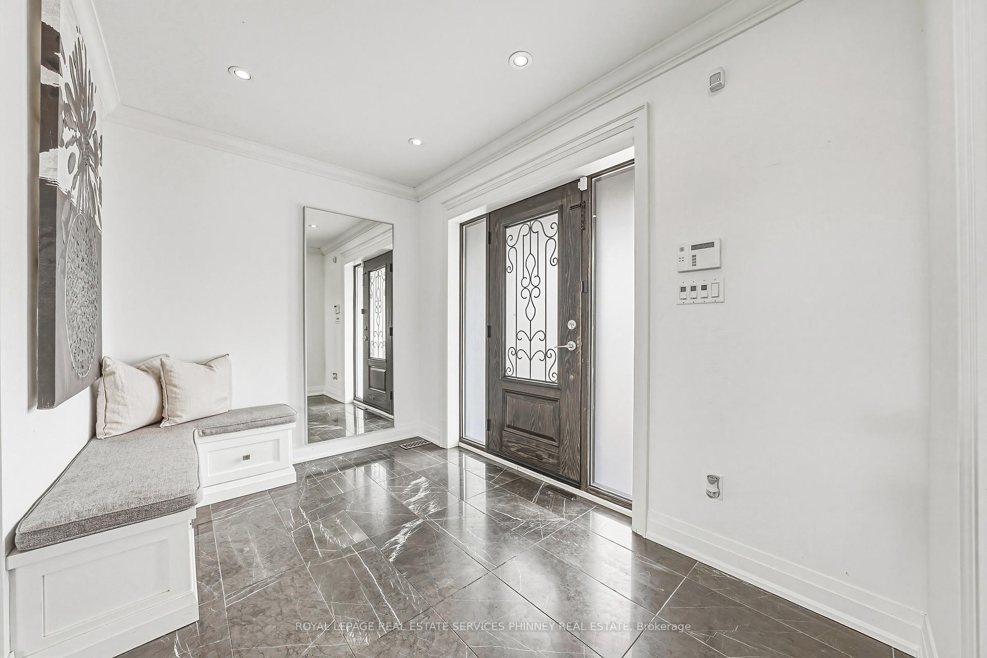 Photo 3 of 52 Joymar Drive, Mississauga, Streetsville — HOMEH