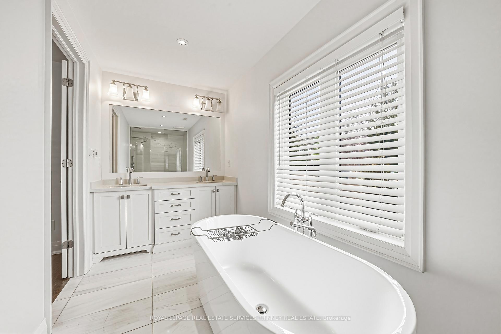 Photo 24 of 52 Joymar Drive, Mississauga, Streetsville — HOMEH