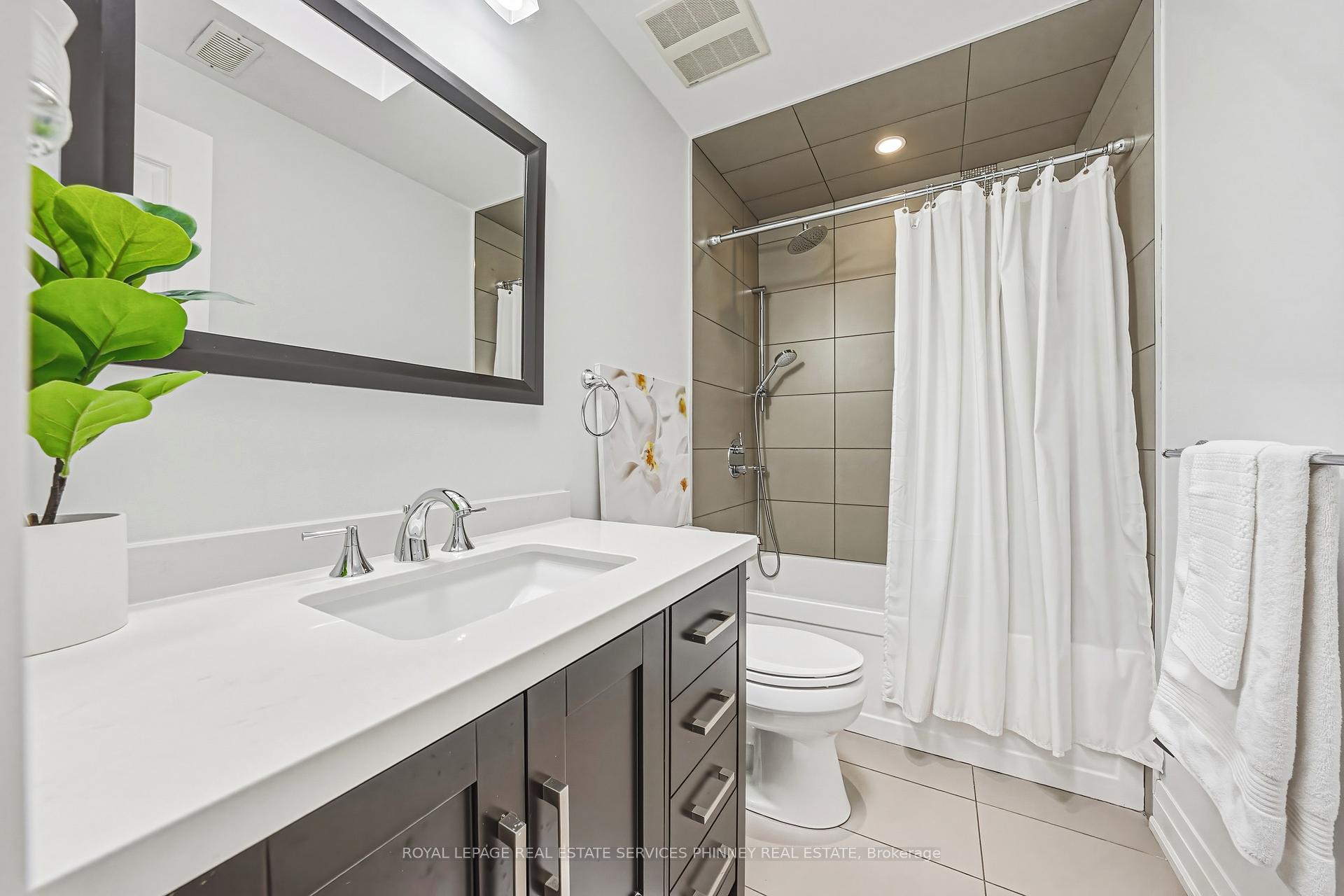 Photo 28 of 52 Joymar Drive, Mississauga, Streetsville — HOMEH