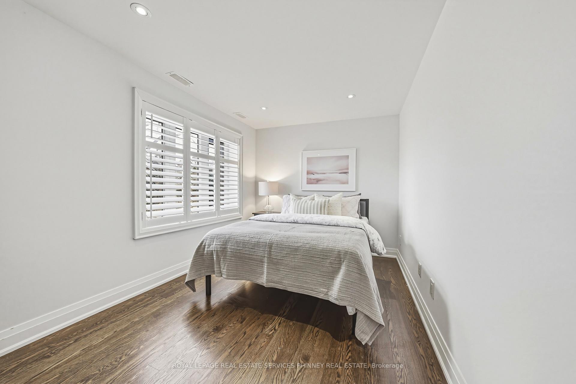 Photo 30 of 52 Joymar Drive, Mississauga, Streetsville — HOMEH