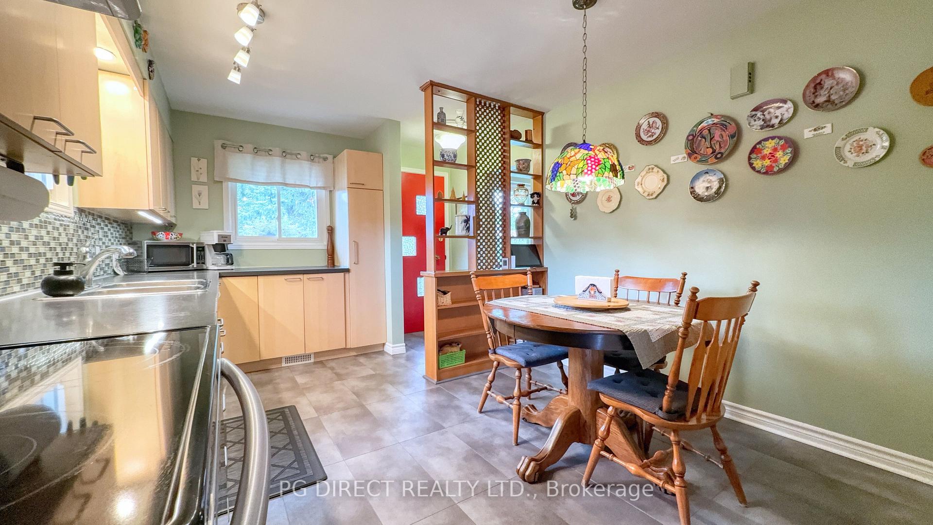Photo 4 of 11 Montreal Road, Guelph, St. George's — HOMEH