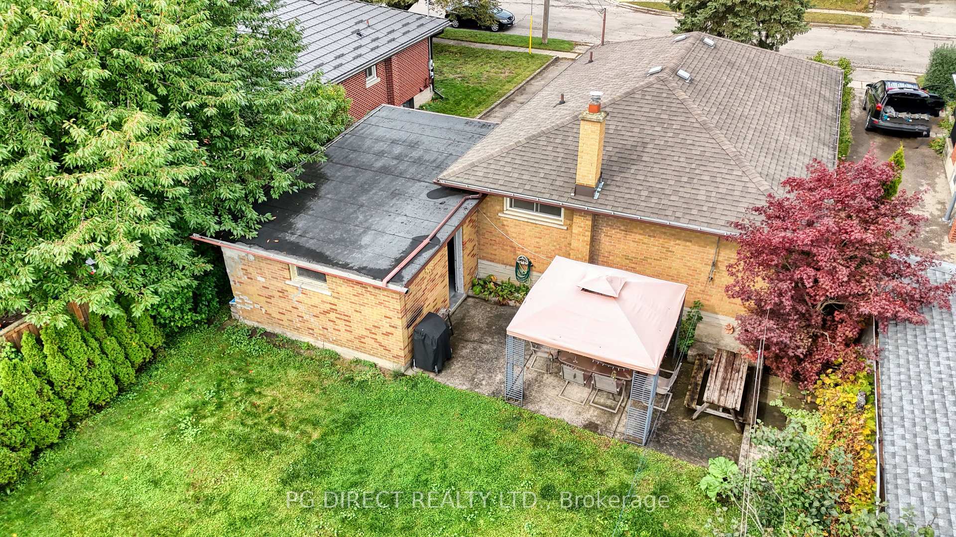 Photo 15 of 11 Montreal Road, Guelph, St. George's — HOMEH