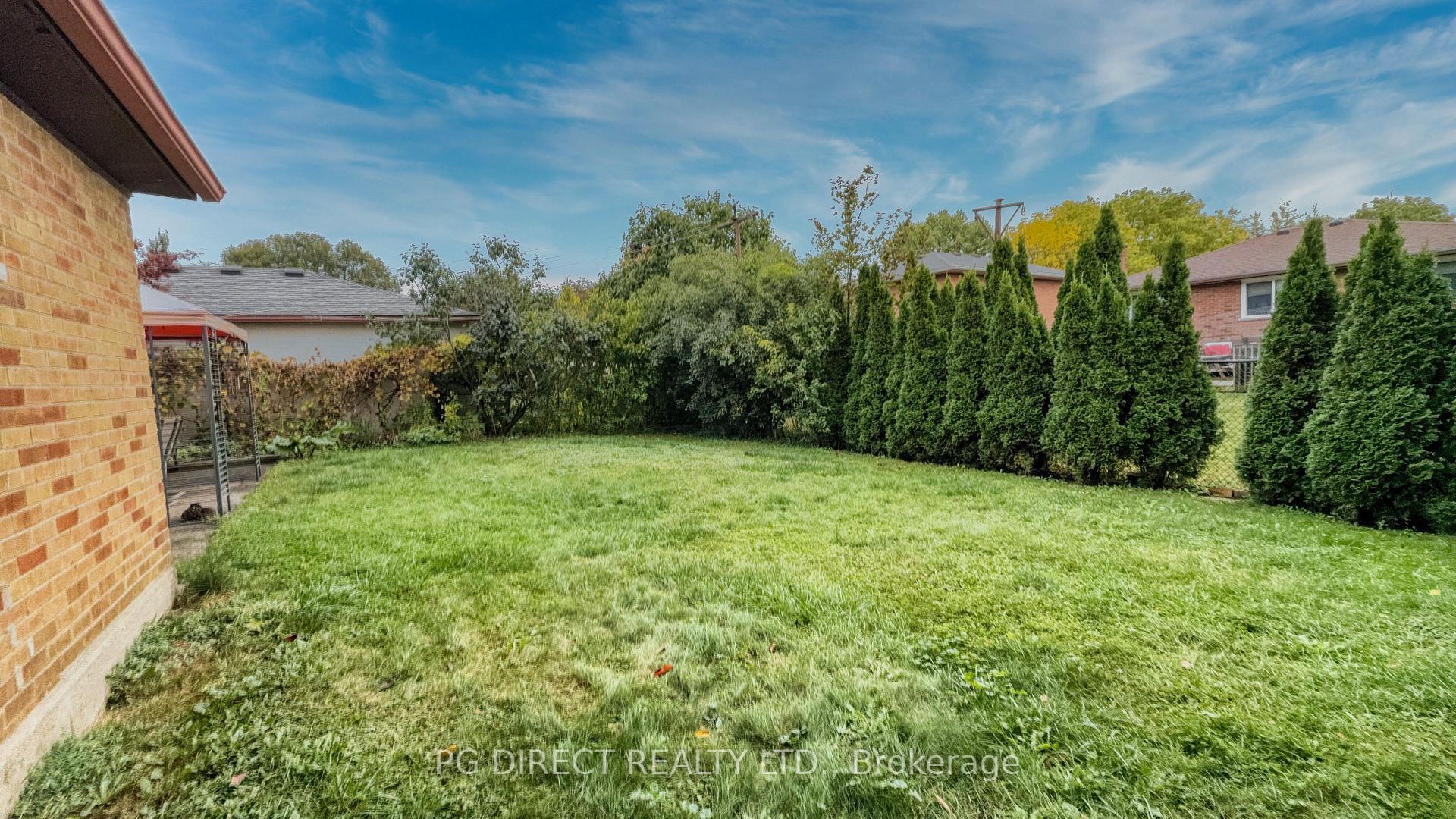 Photo 18 of 11 Montreal Road, Guelph, St. George's — HOMEH