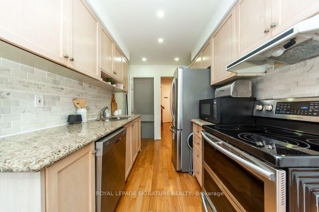 Photo 9 of 28 Augusta Court, Markham, Royal Orchard — HOMEH