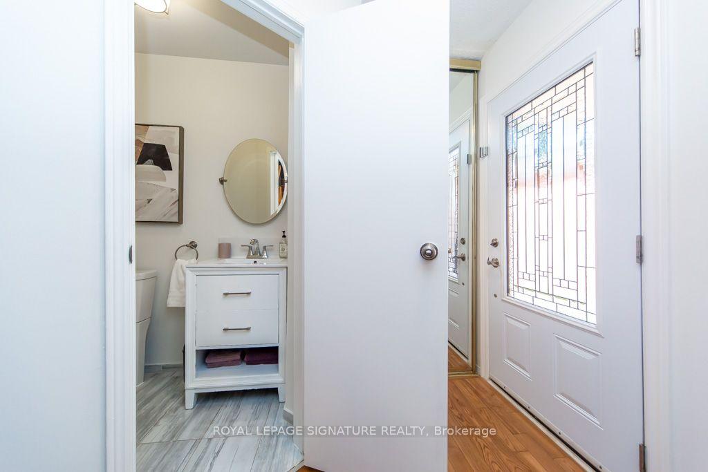 Photo 13 of 28 Augusta Court, Markham, Royal Orchard — HOMEH