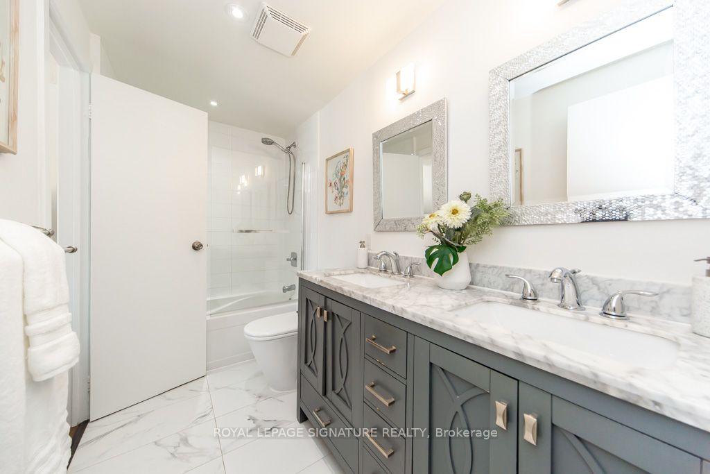 Photo 17 of 28 Augusta Court, Markham, Royal Orchard — HOMEH