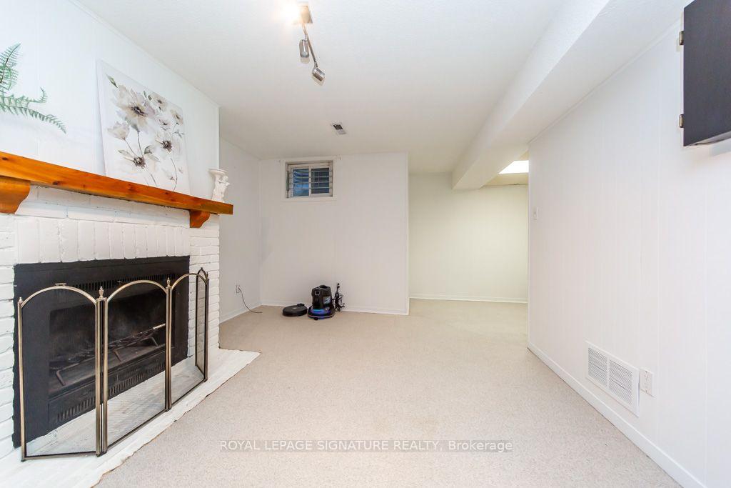 Photo 22 of 28 Augusta Court, Markham, Royal Orchard — HOMEH