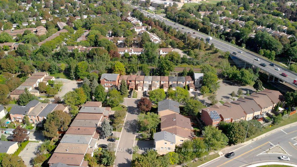 Photo 27 of 28 Augusta Court, Markham, Royal Orchard — HOMEH