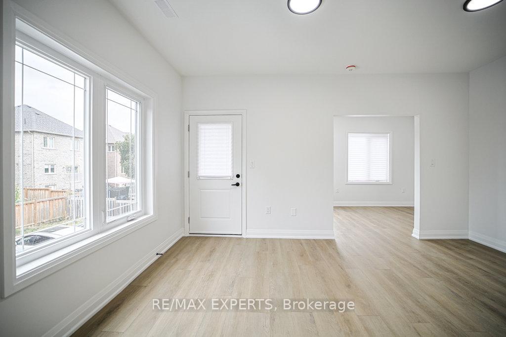 Photo 3 of Unit 4, 426 Veterans Drive, Barrie, Holly — HOMEH