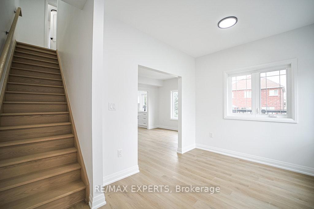 Photo 7 of Unit 4, 426 Veterans Drive, Barrie, Holly — HOMEH