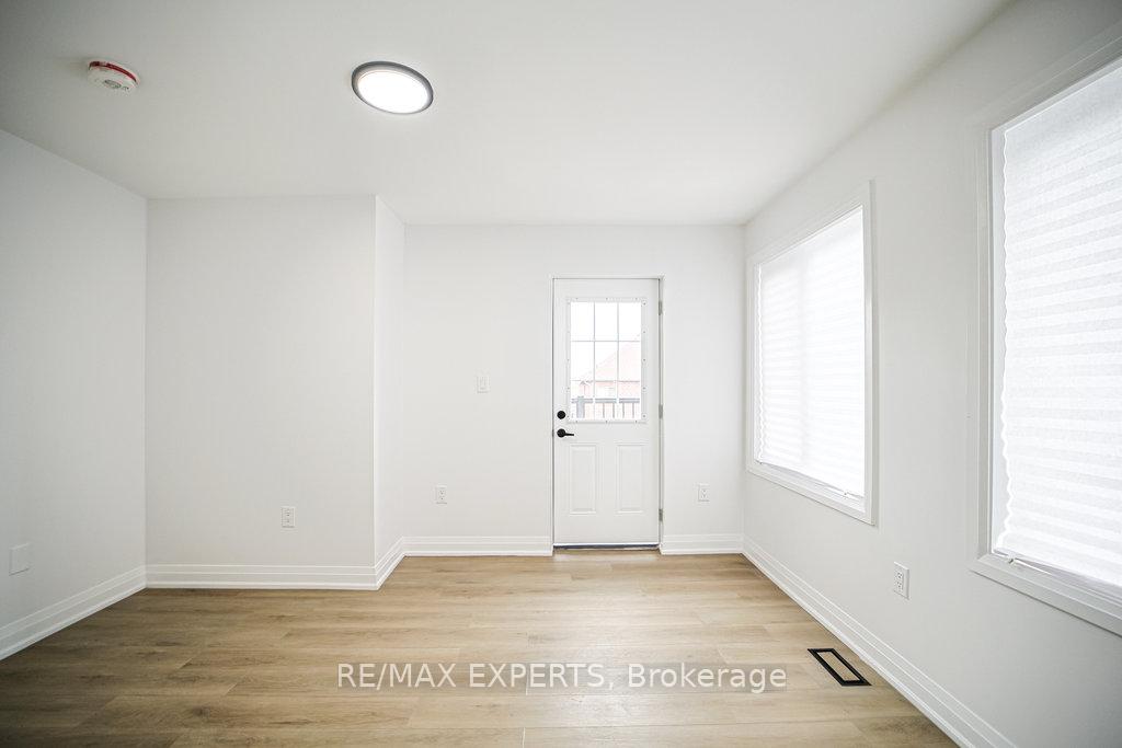 Photo 11 of Unit 4, 426 Veterans Drive, Barrie, Holly — HOMEH