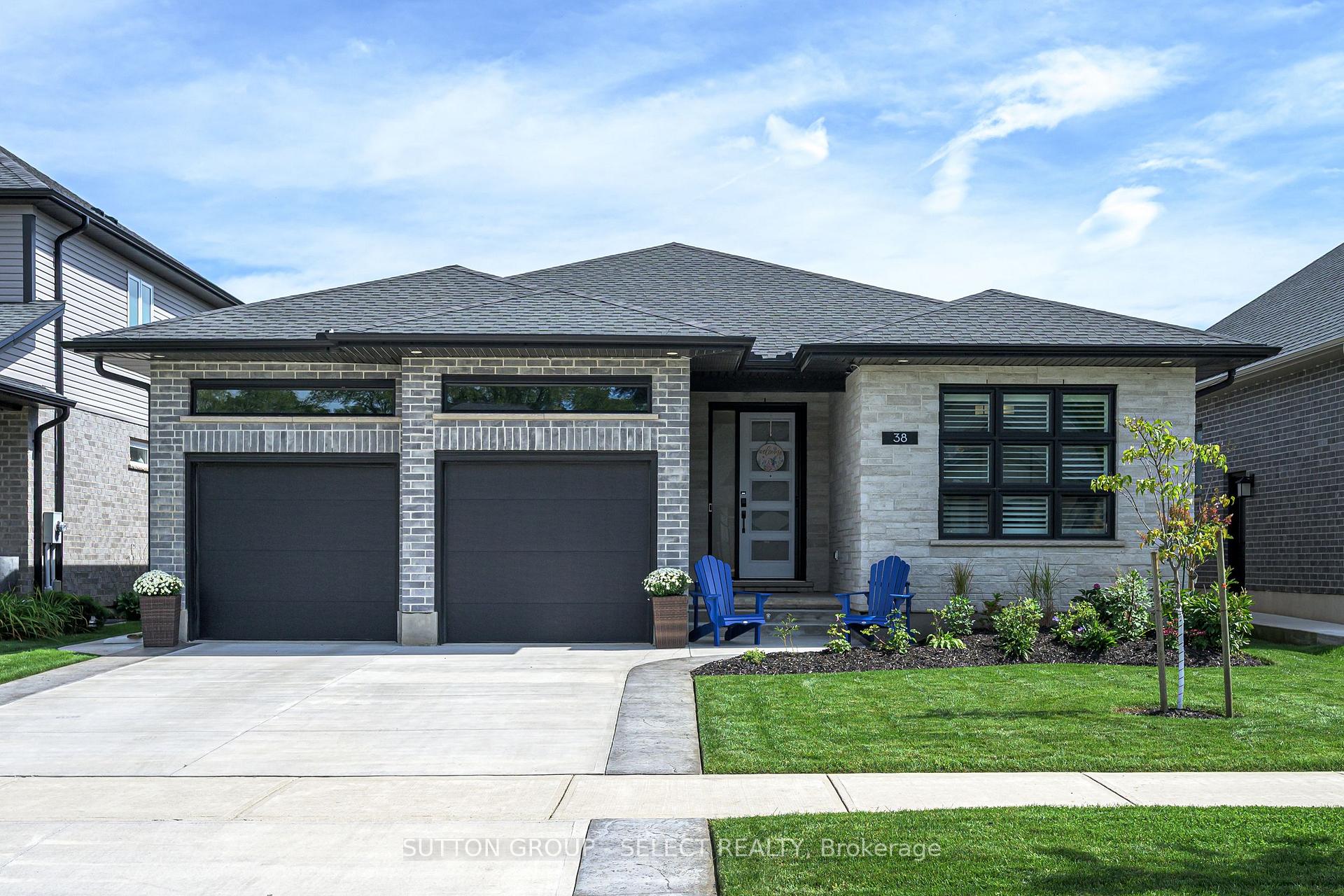 Photo 2 of 38 Royal Dornoch Drive, St. Thomas — HOMEH