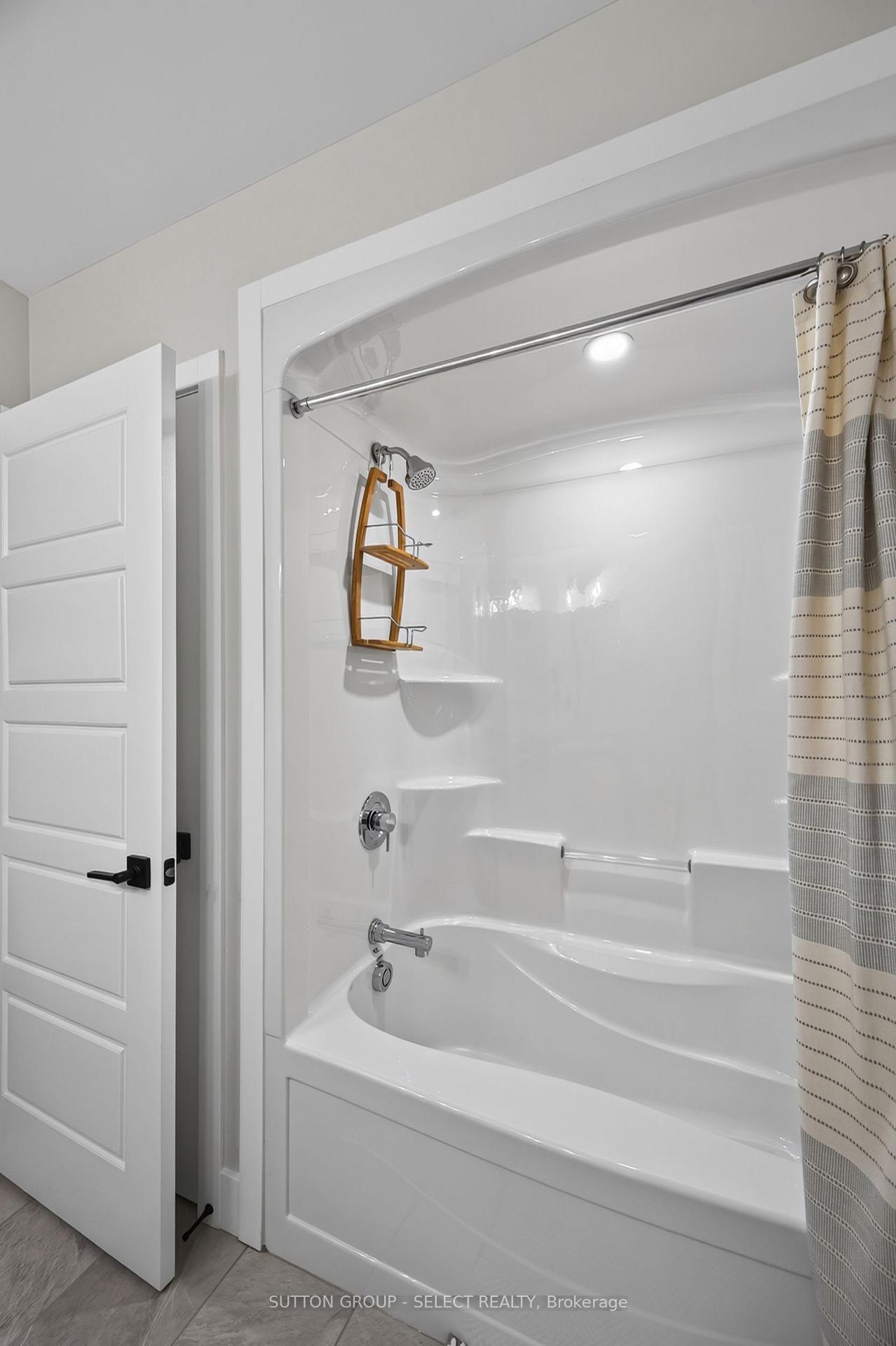 Photo 33 of 38 Royal Dornoch Drive, St. Thomas — HOMEH