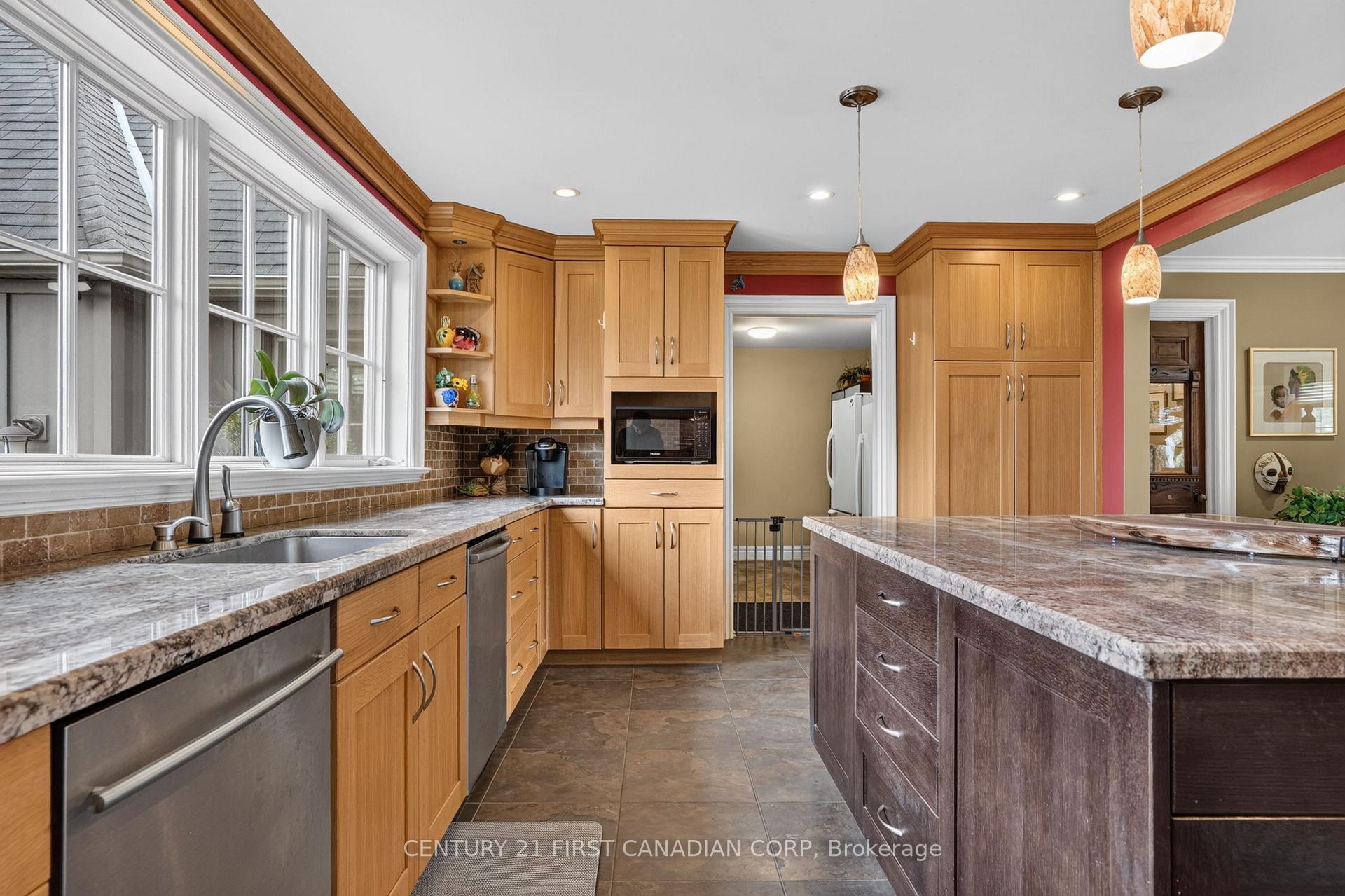 Photo 10 of 21485 Vanneck Road, Middlesex Centre, Rural Middlesex Centre — HOMEH