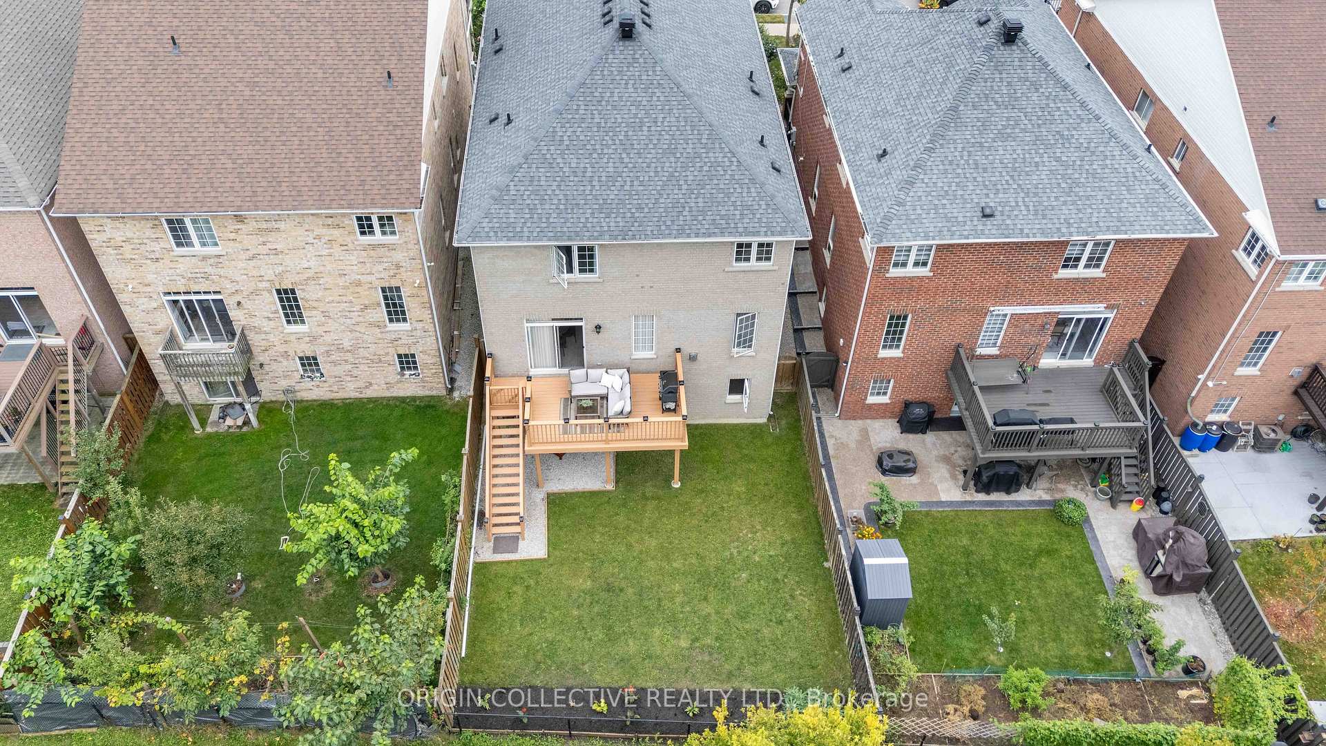 Photo 4 of 51 Goreway Valley Trail, Brampton, Vales of Castlemore North — HOMEH
