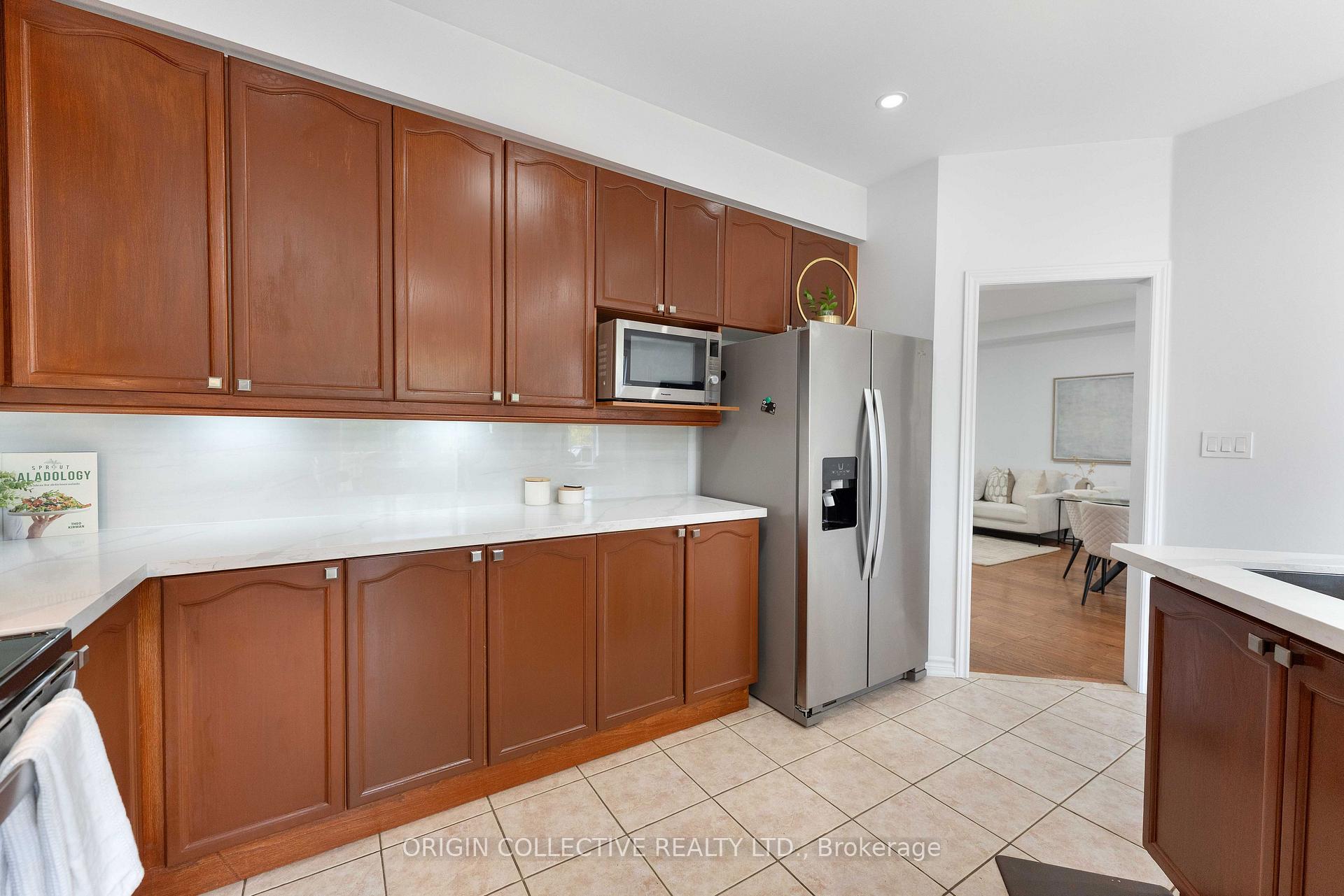 Photo 21 of 51 Goreway Valley Trail, Brampton, Vales of Castlemore North — HOMEH