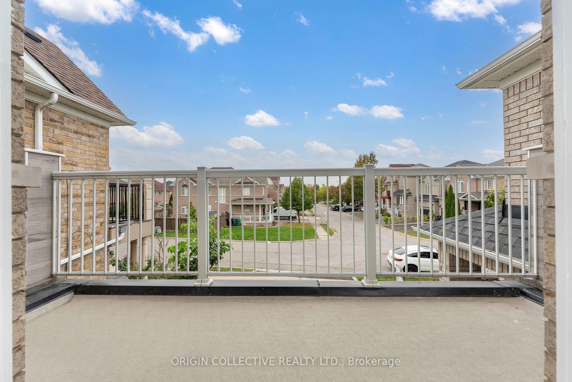 Photo 33 of 51 Goreway Valley Trail, Brampton, Vales of Castlemore North — HOMEH