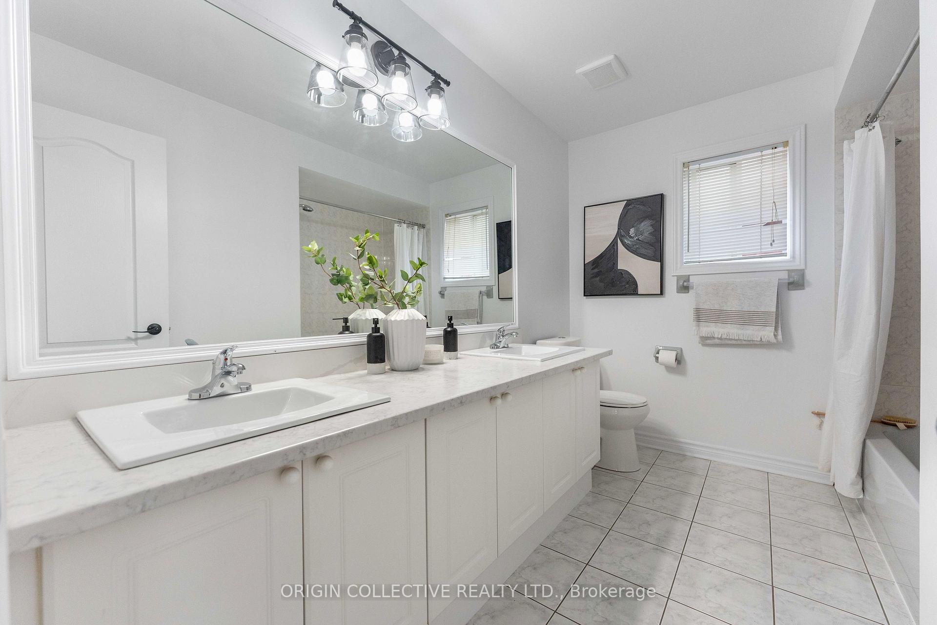 Photo 36 of 51 Goreway Valley Trail, Brampton, Vales of Castlemore North — HOMEH
