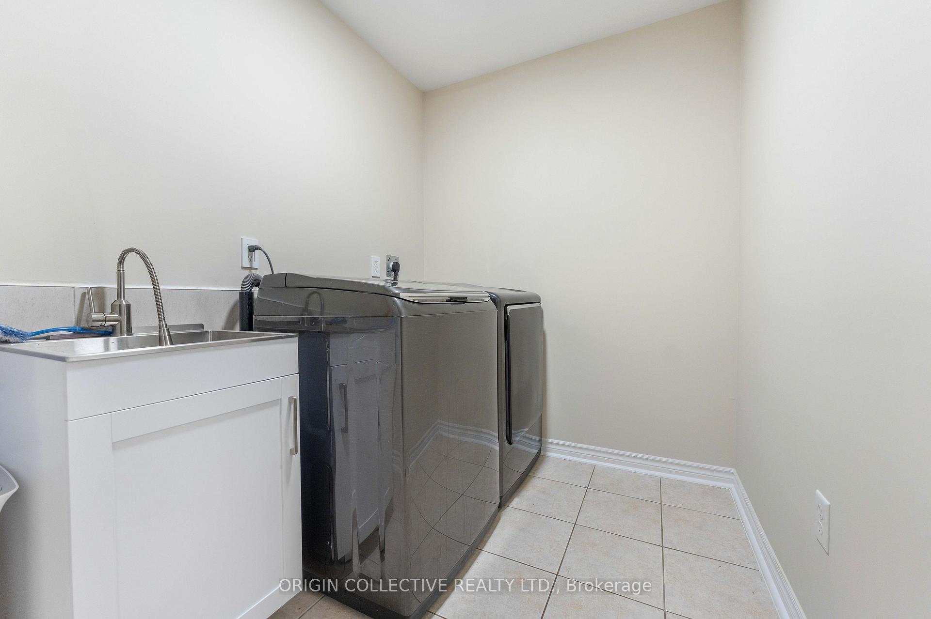 Photo 38 of 51 Goreway Valley Trail, Brampton, Vales of Castlemore North — HOMEH