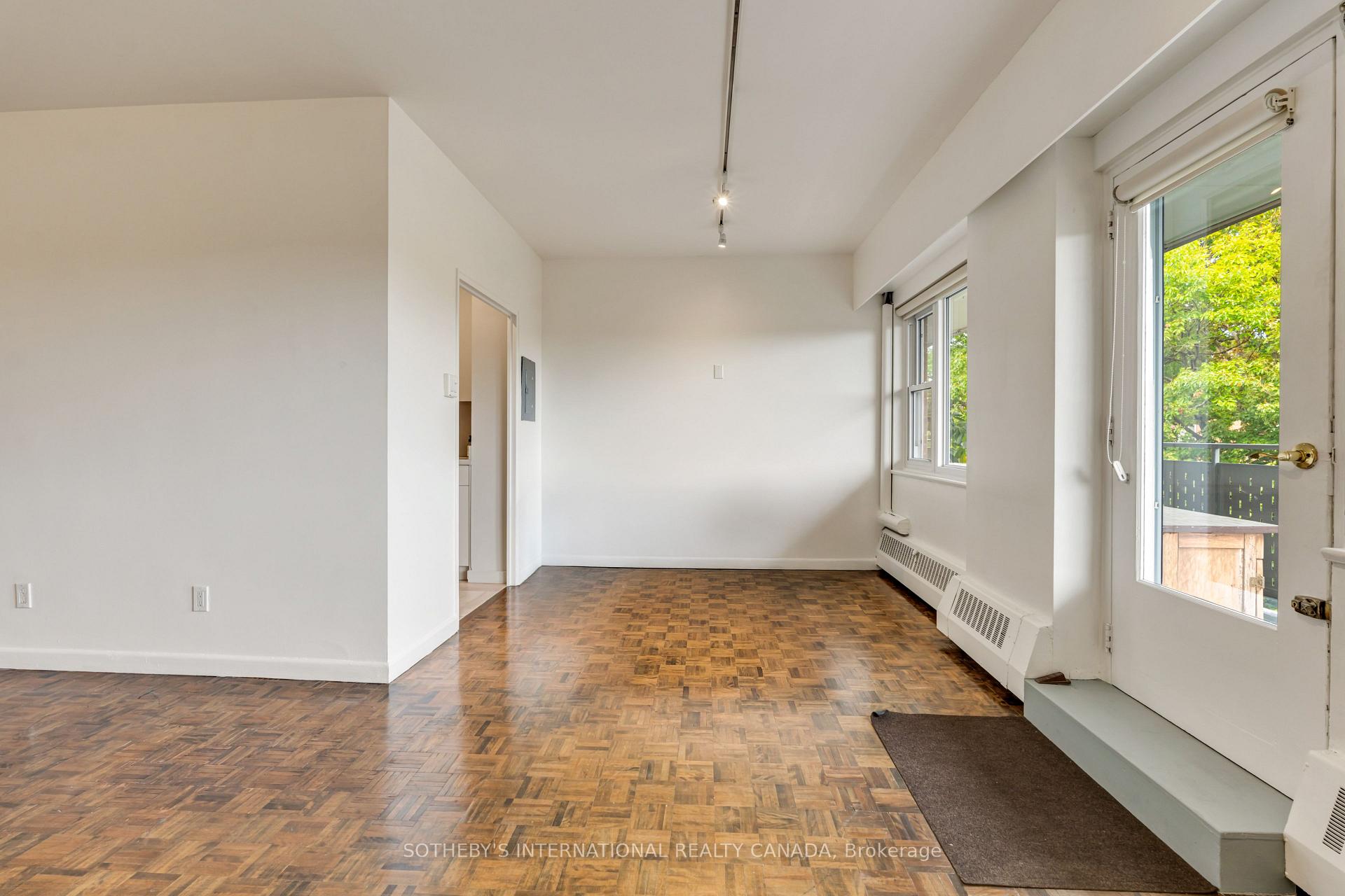 Photo 9 of Unit 945, 21 Dale Avenue, Toronto, Rosedale-Moore Park — HOMEH