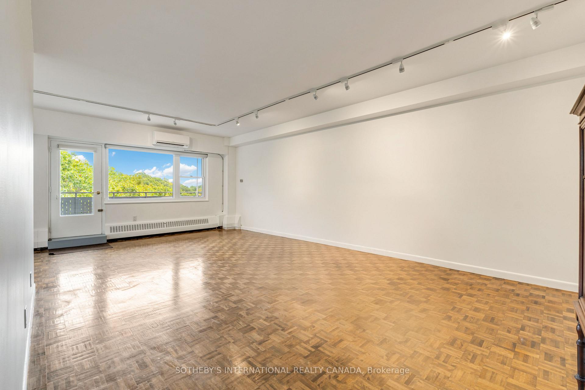 Photo 10 of Unit 945, 21 Dale Avenue, Toronto, Rosedale-Moore Park — HOMEH