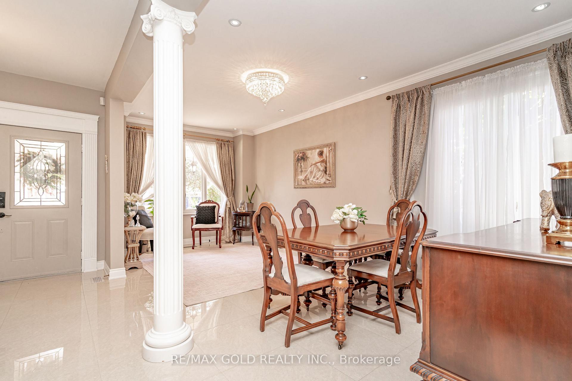 Photo 10 of 690 Peter Robertson Boulevard, Brampton, Sandringham-Wellington — HOMEH