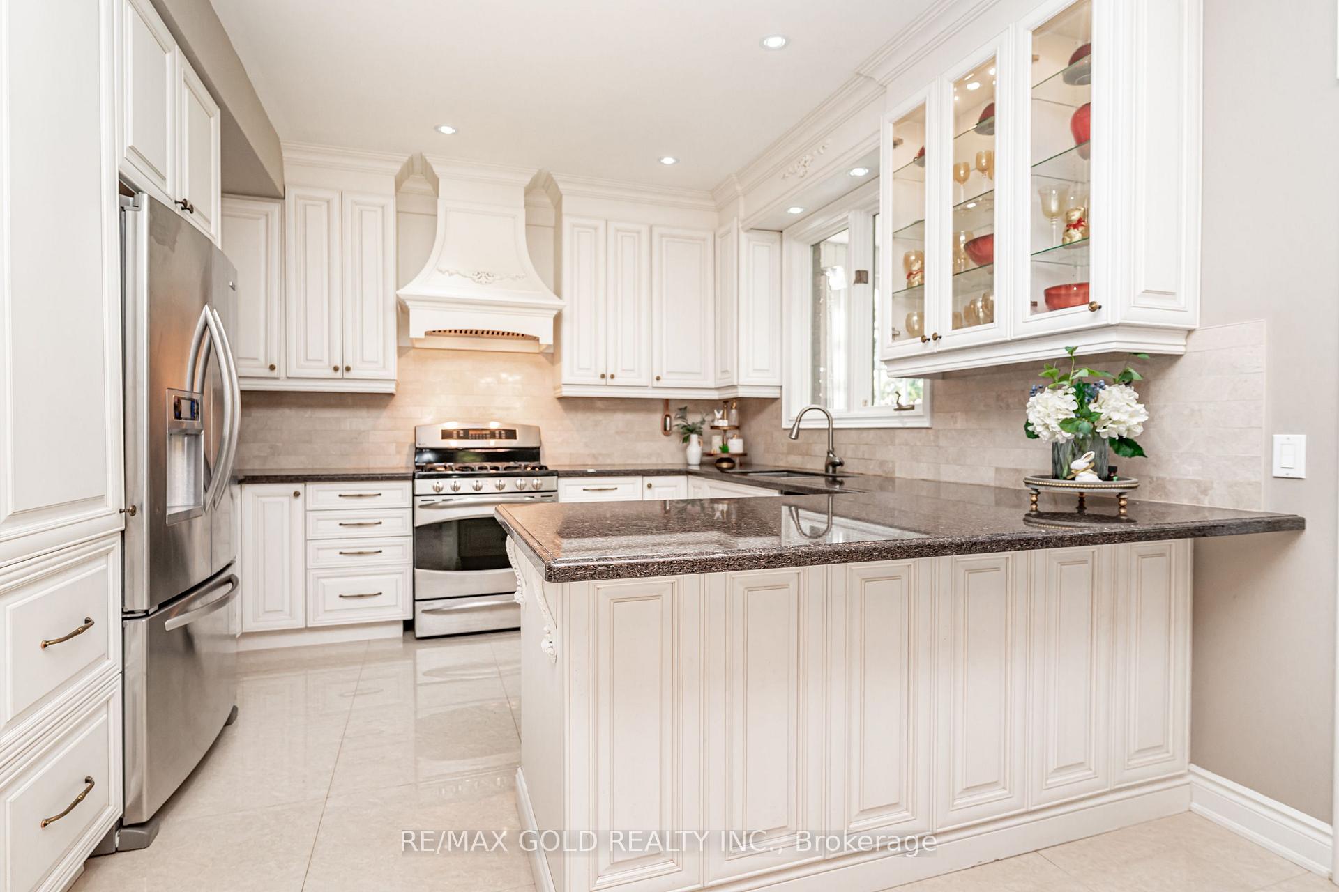 Photo 20 of 690 Peter Robertson Boulevard, Brampton, Sandringham-Wellington — HOMEH