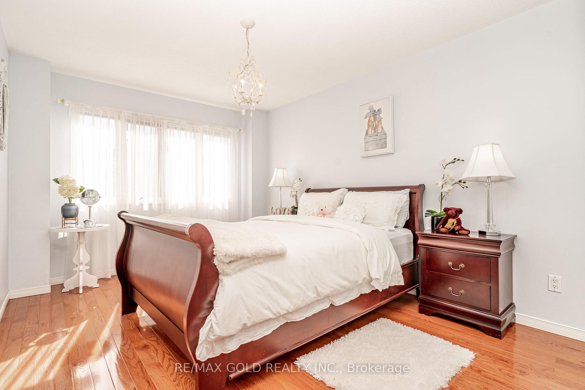 Photo 62 of 690 Peter Robertson Boulevard, Brampton, Sandringham-Wellington — HOMEH
