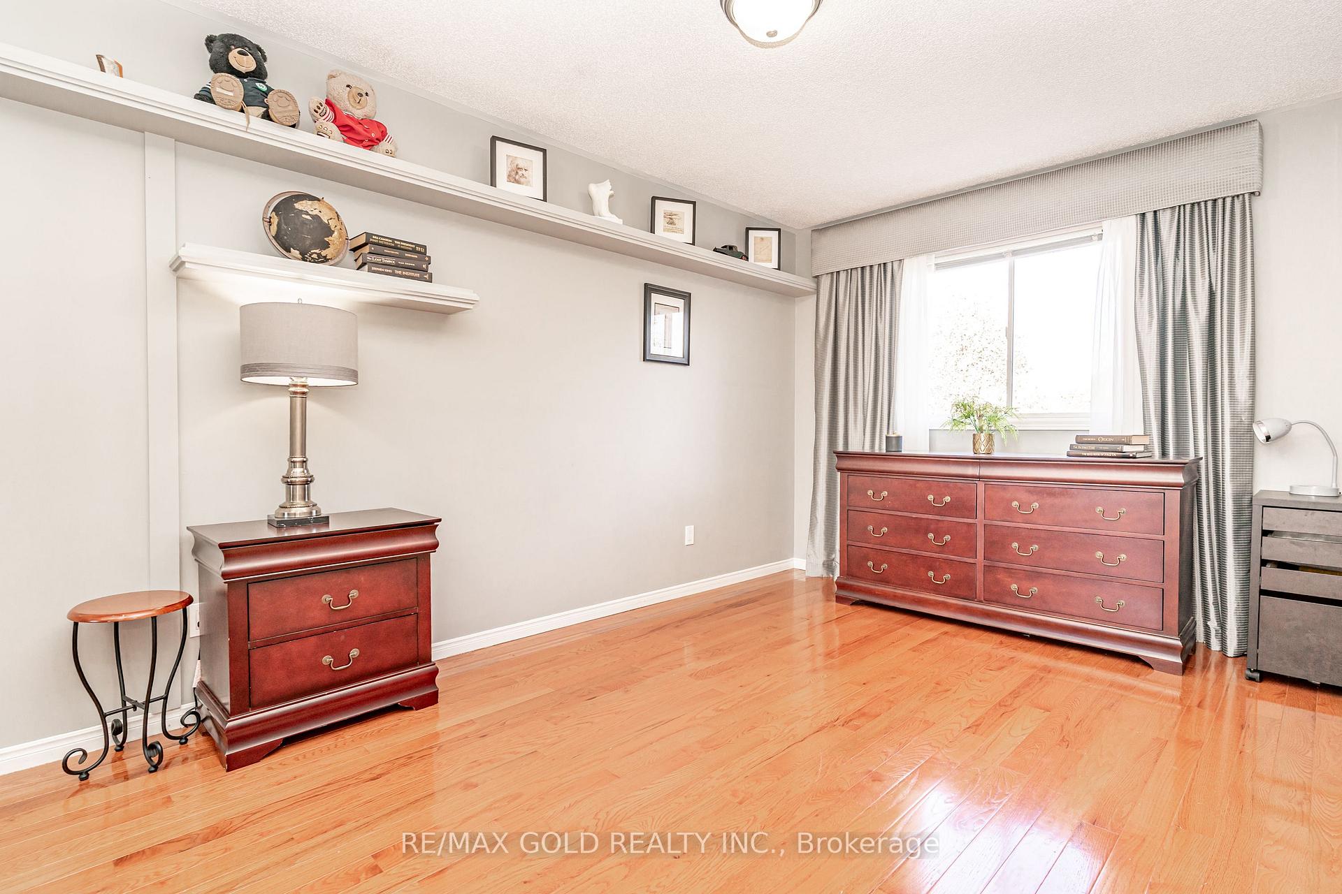 Photo 66 of 690 Peter Robertson Boulevard, Brampton, Sandringham-Wellington — HOMEH