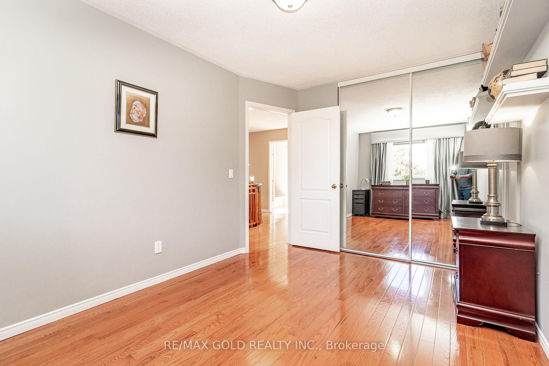 Photo 68 of 690 Peter Robertson Boulevard, Brampton, Sandringham-Wellington — HOMEH