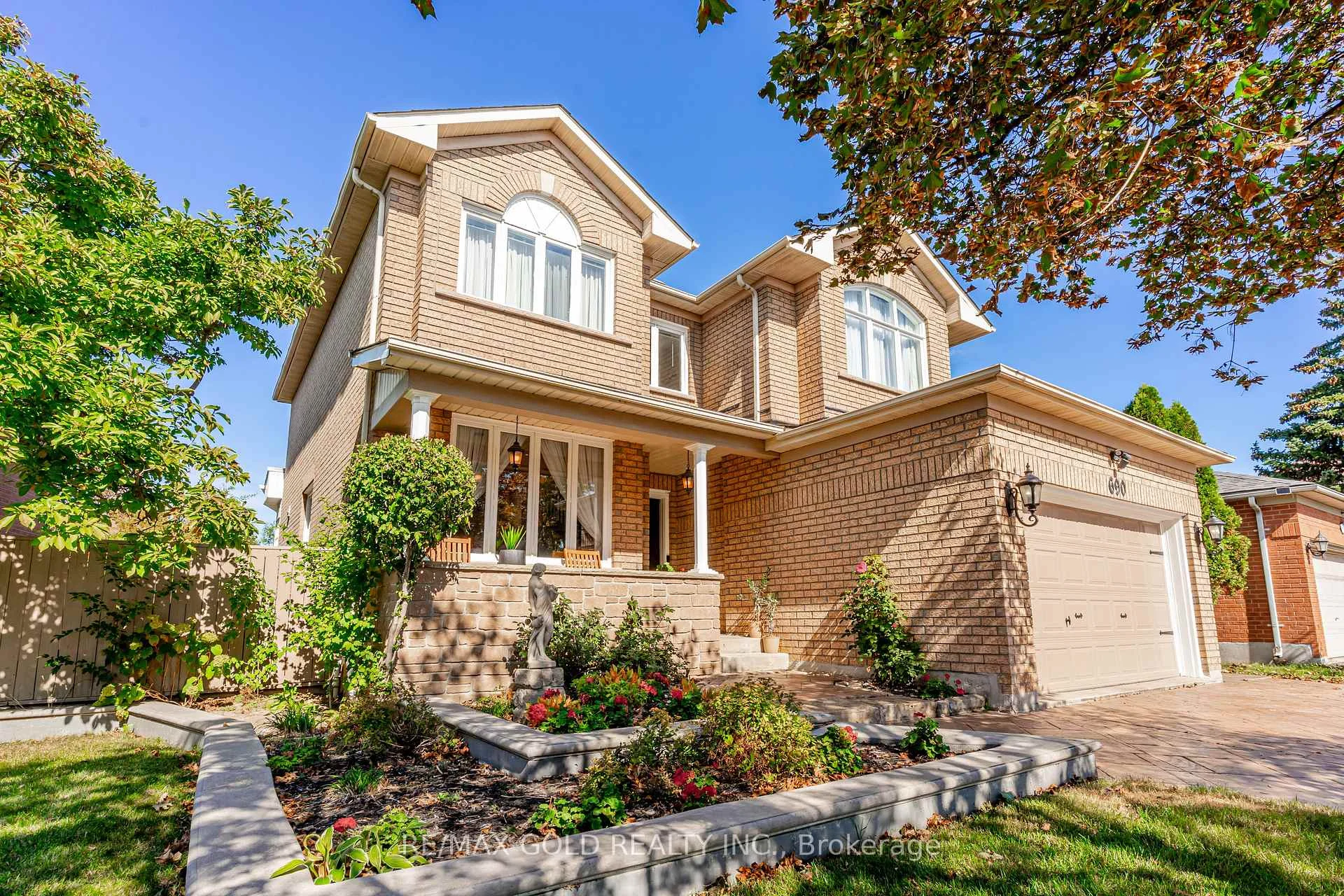Photo 3 of 690 Peter Robertson Boulevard, Brampton, Sandringham-Wellington — HOMEH