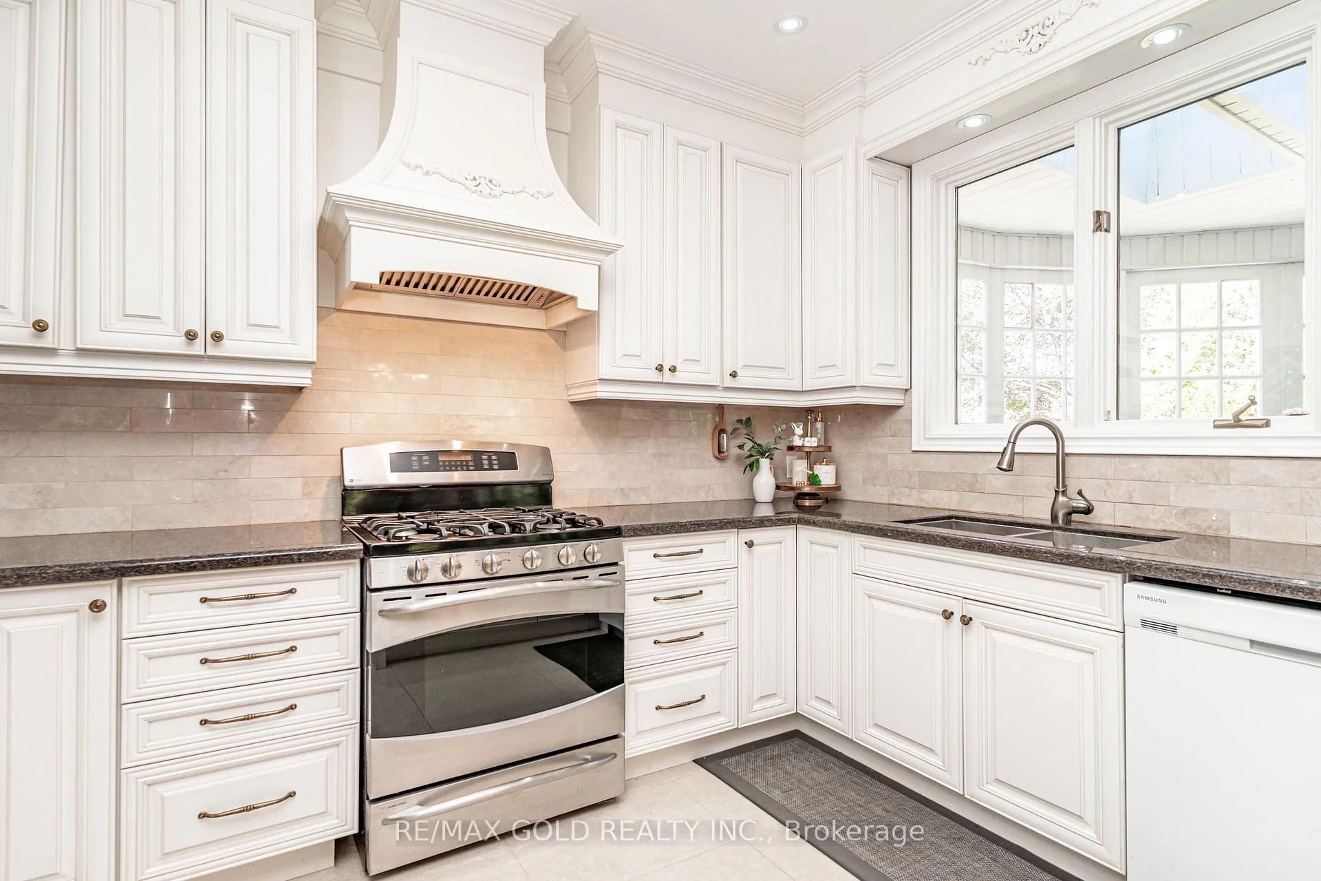 Photo 19 of 690 Peter Robertson Boulevard, Brampton, Sandringham-Wellington — HOMEH