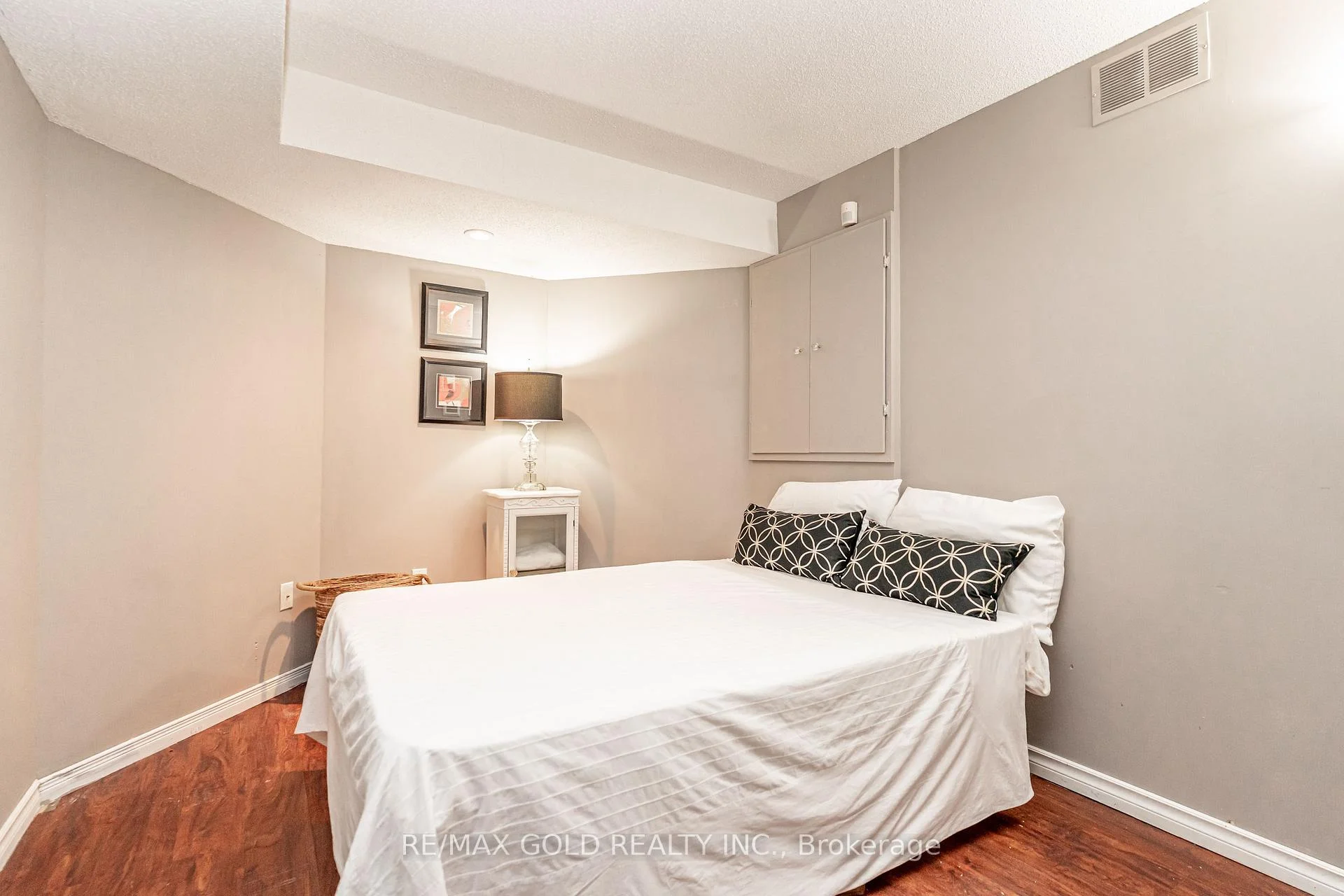 Photo 75 of 690 Peter Robertson Boulevard, Brampton, Sandringham-Wellington — HOMEH