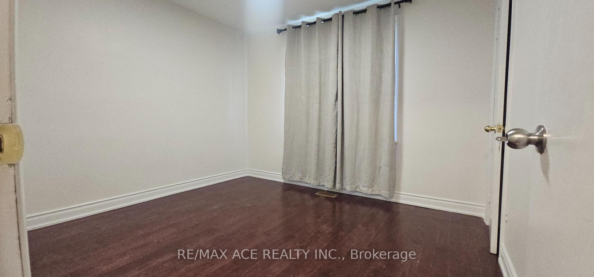 Photo 14 of Unit Main, 87 Lynnbrook Drive, Scarborough, Woburn — HOMEH