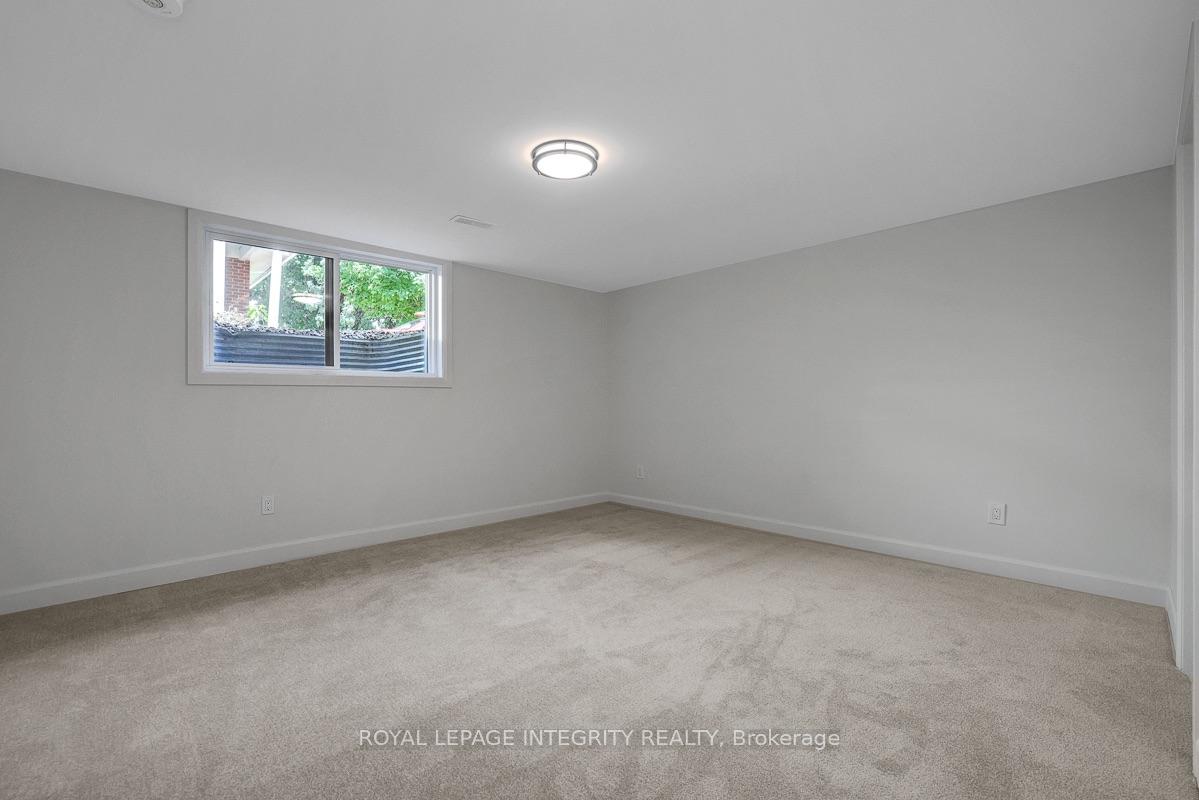 Photo 41 of 8 Brian Crescent, Ottawa, Bruce Farm/Graham Park/Qualicum/Bellands — HOMEH