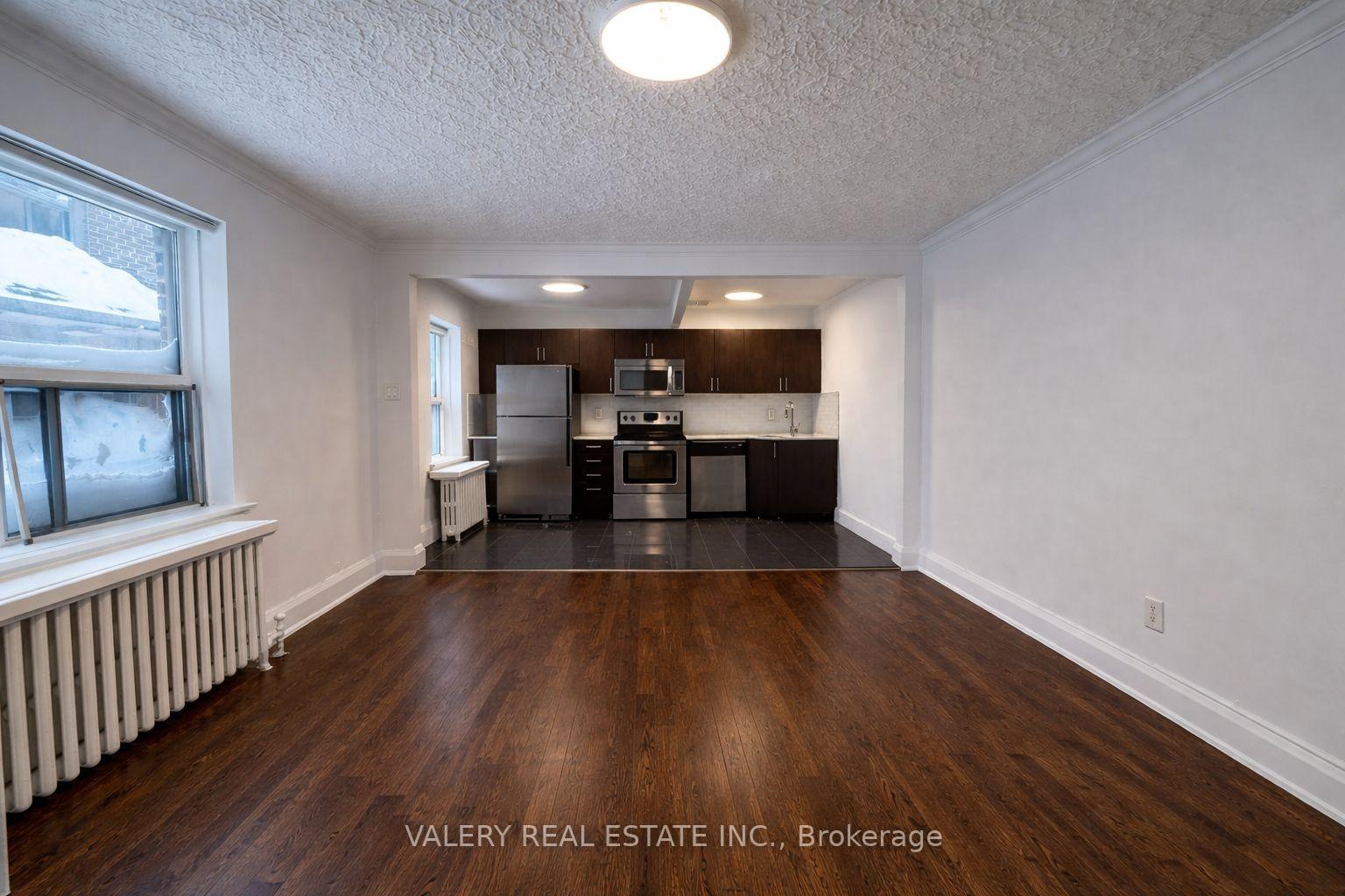 Photo 3 of Unit 27, 2404 Queen Street E, Scarborough, Birchcliffe-Cliffside — HOMEH