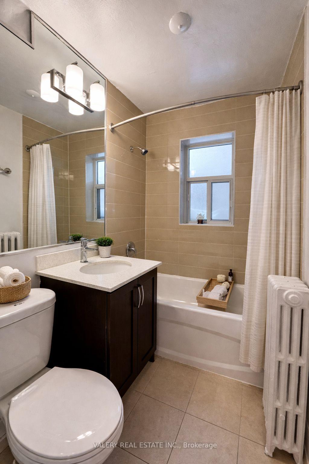 Photo 5 of Unit 27, 2404 Queen Street E, Scarborough, Birchcliffe-Cliffside — HOMEH