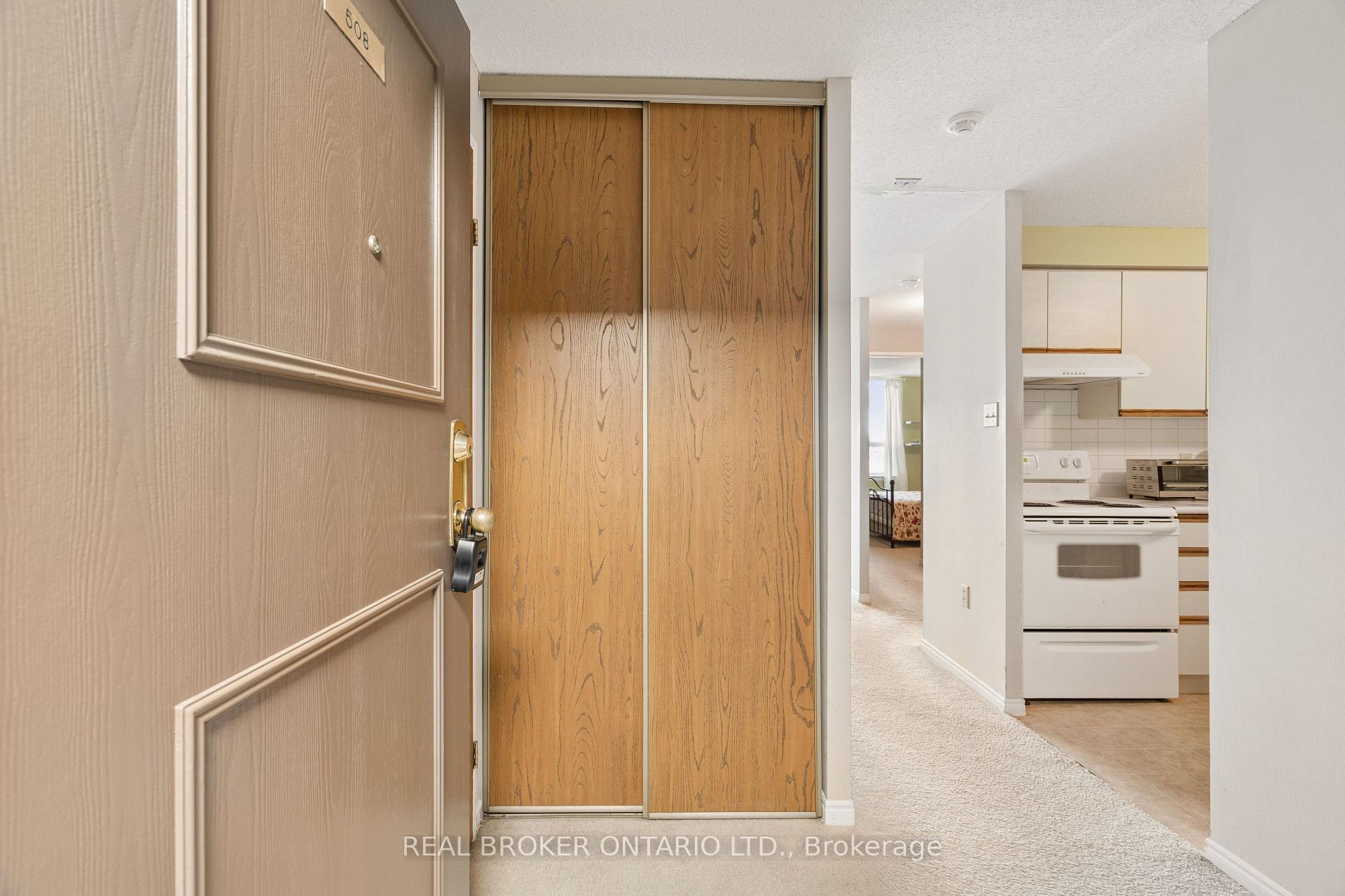 Photo 6 of Unit 508, 35 Green Valley Drive, Kitchener, Pioneer Park — HOMEH