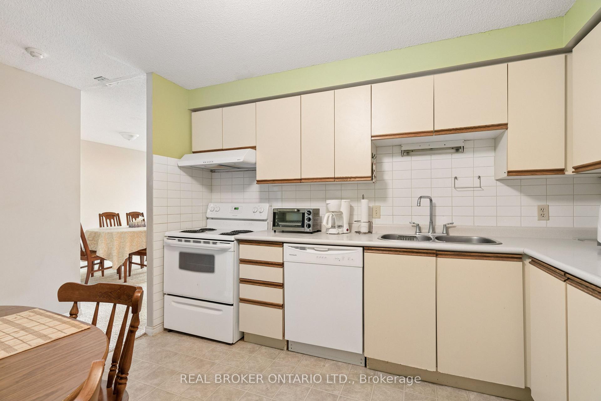 Photo 12 of Unit 508, 35 Green Valley Drive, Kitchener, Pioneer Park — HOMEH