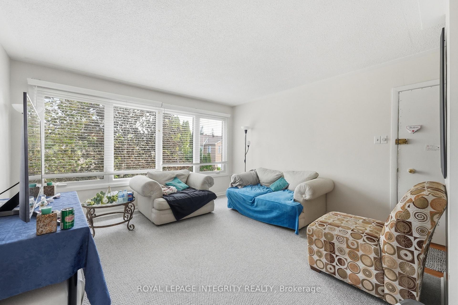 Photo 3 of Unit 3, 828 Tavistock Road, Ottawa, Queensway Terrace North — HOMEH