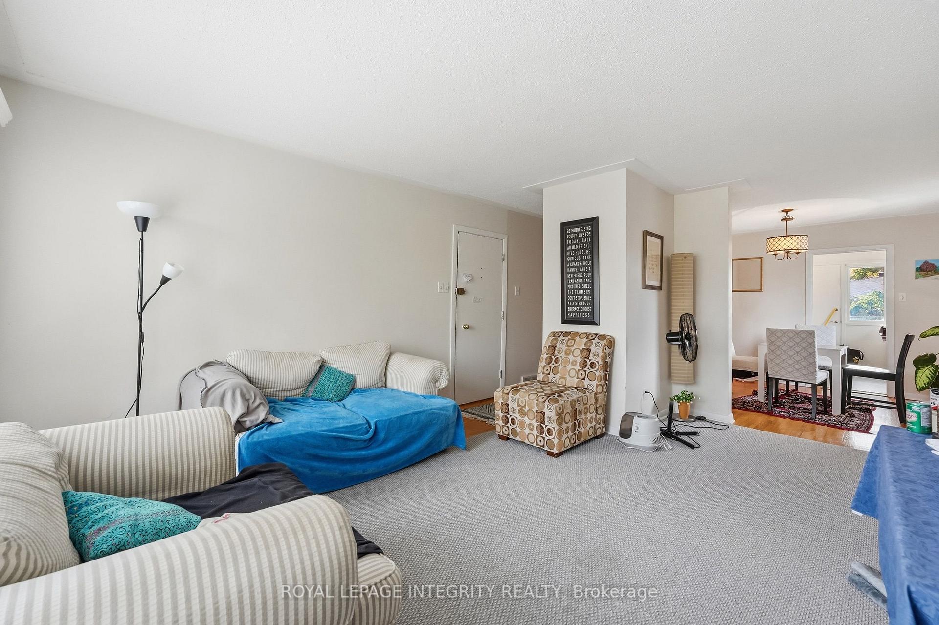 Photo 4 of Unit 3, 828 Tavistock Road, Ottawa, Queensway Terrace North — HOMEH