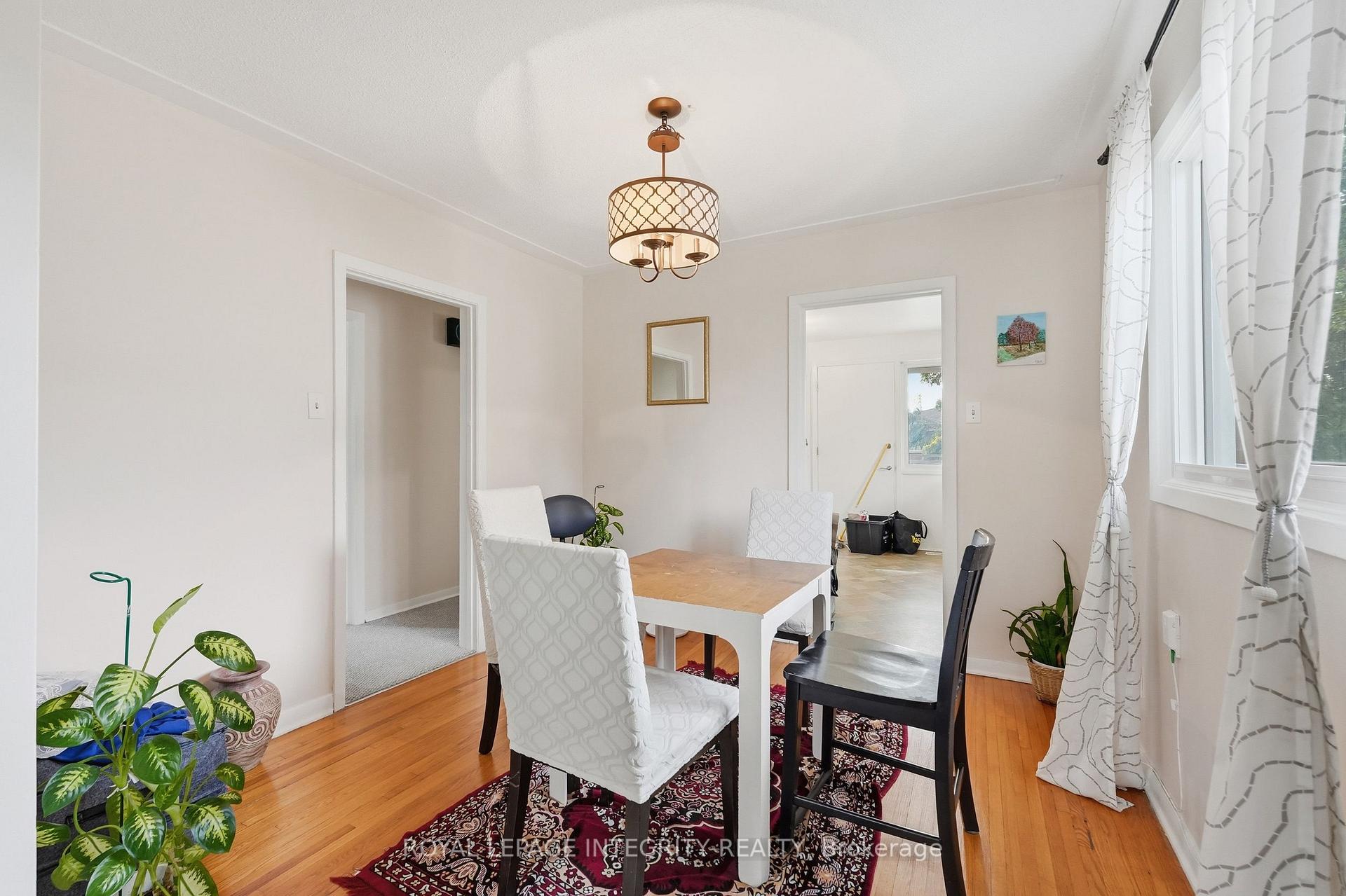 Photo 6 of Unit 3, 828 Tavistock Road, Ottawa, Queensway Terrace North — HOMEH