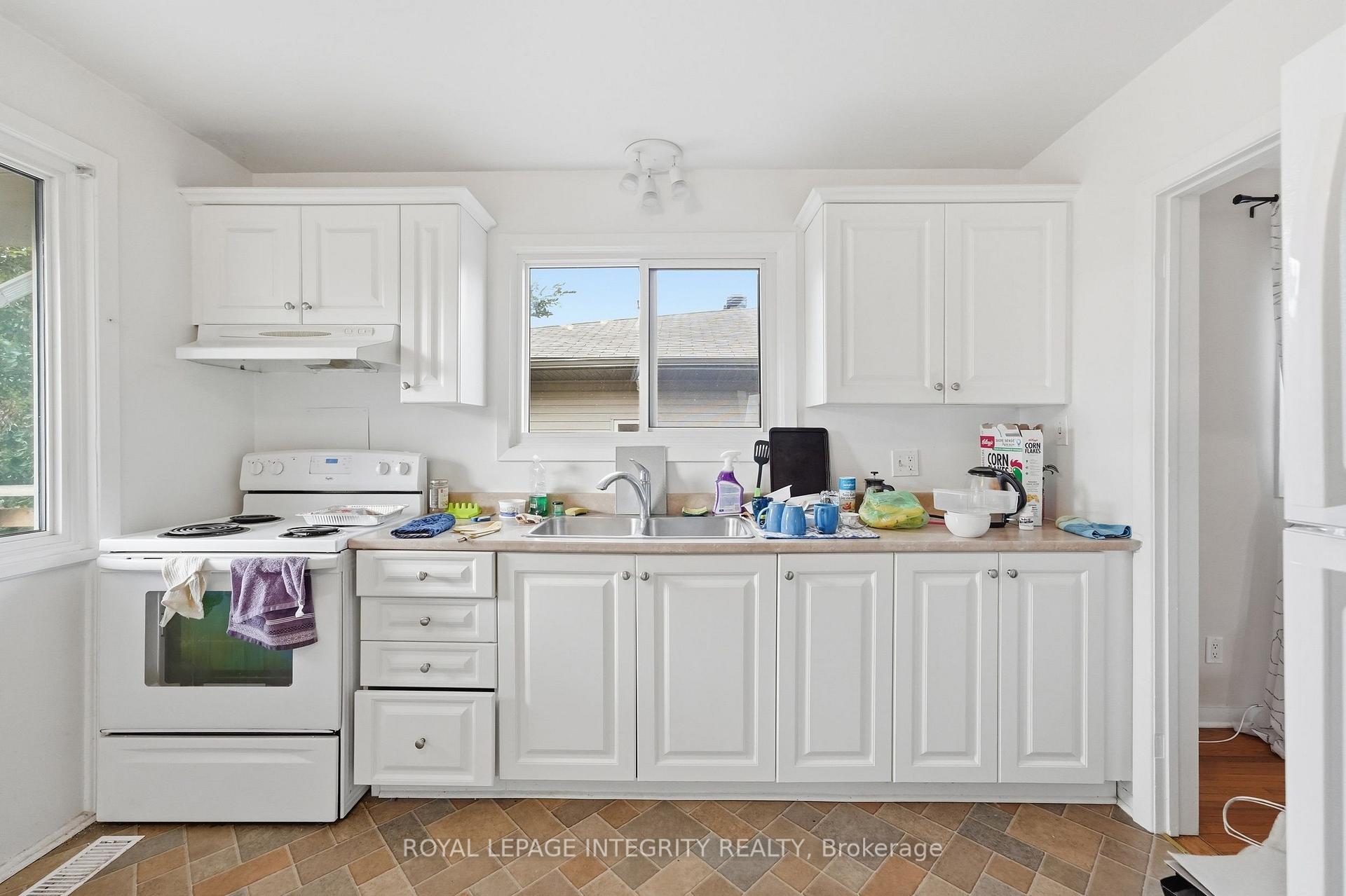 Photo 9 of Unit 3, 828 Tavistock Road, Ottawa, Queensway Terrace North — HOMEH