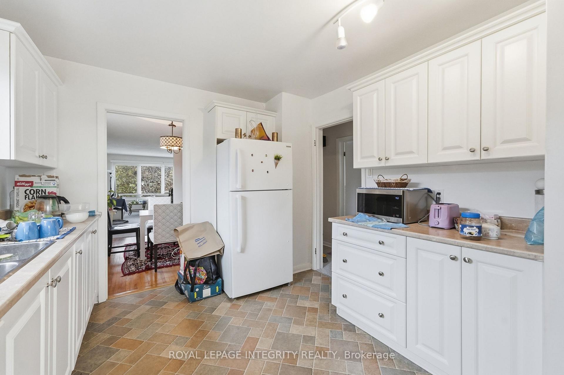 Photo 12 of Unit 3, 828 Tavistock Road, Ottawa, Queensway Terrace North — HOMEH