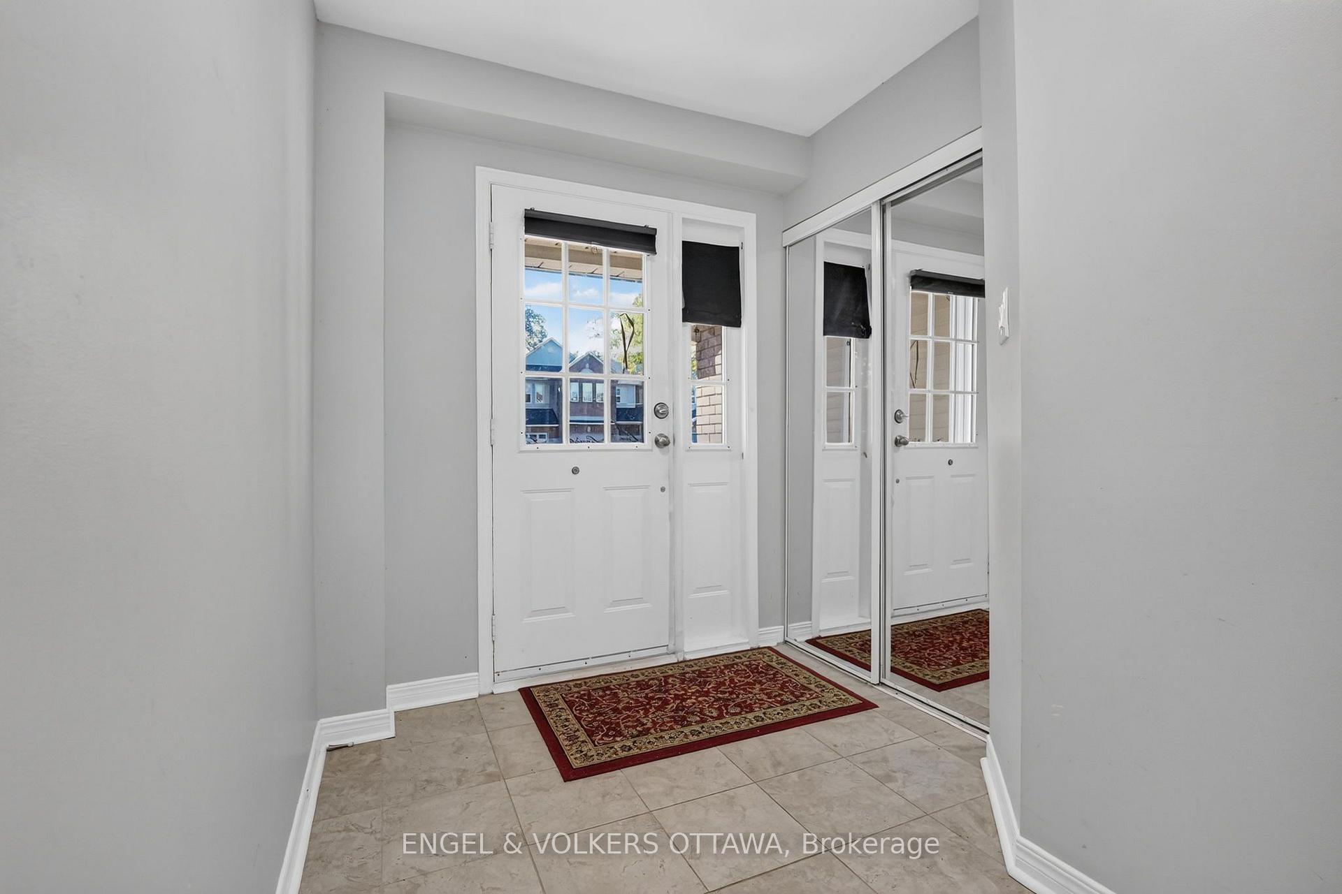 Photo 4 of 12 Kalbrook Street, Ottawa, Kanata - Kanata Lakes/Heritage Hills — HOMEH