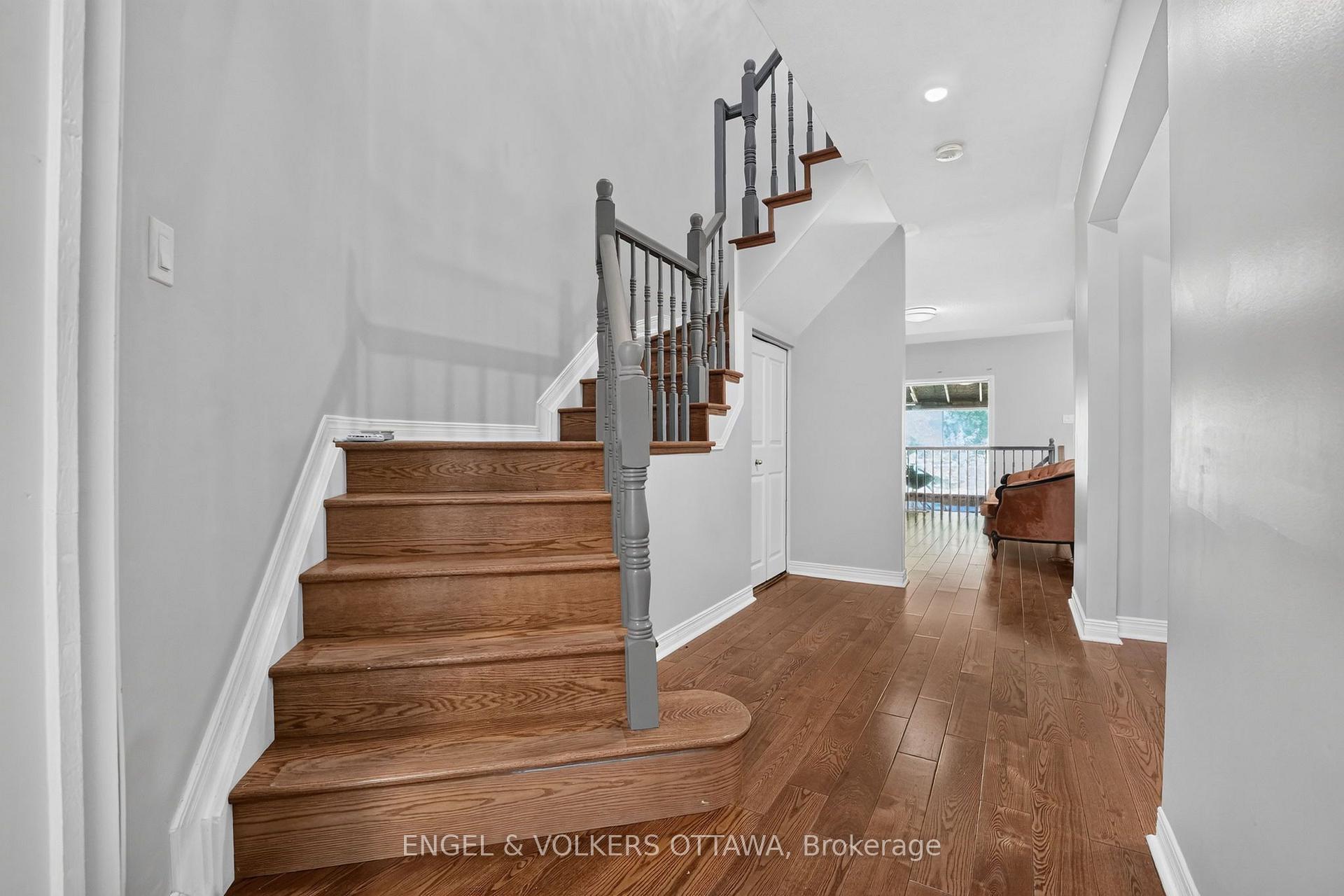 Photo 7 of 12 Kalbrook Street, Ottawa, Kanata - Kanata Lakes/Heritage Hills — HOMEH