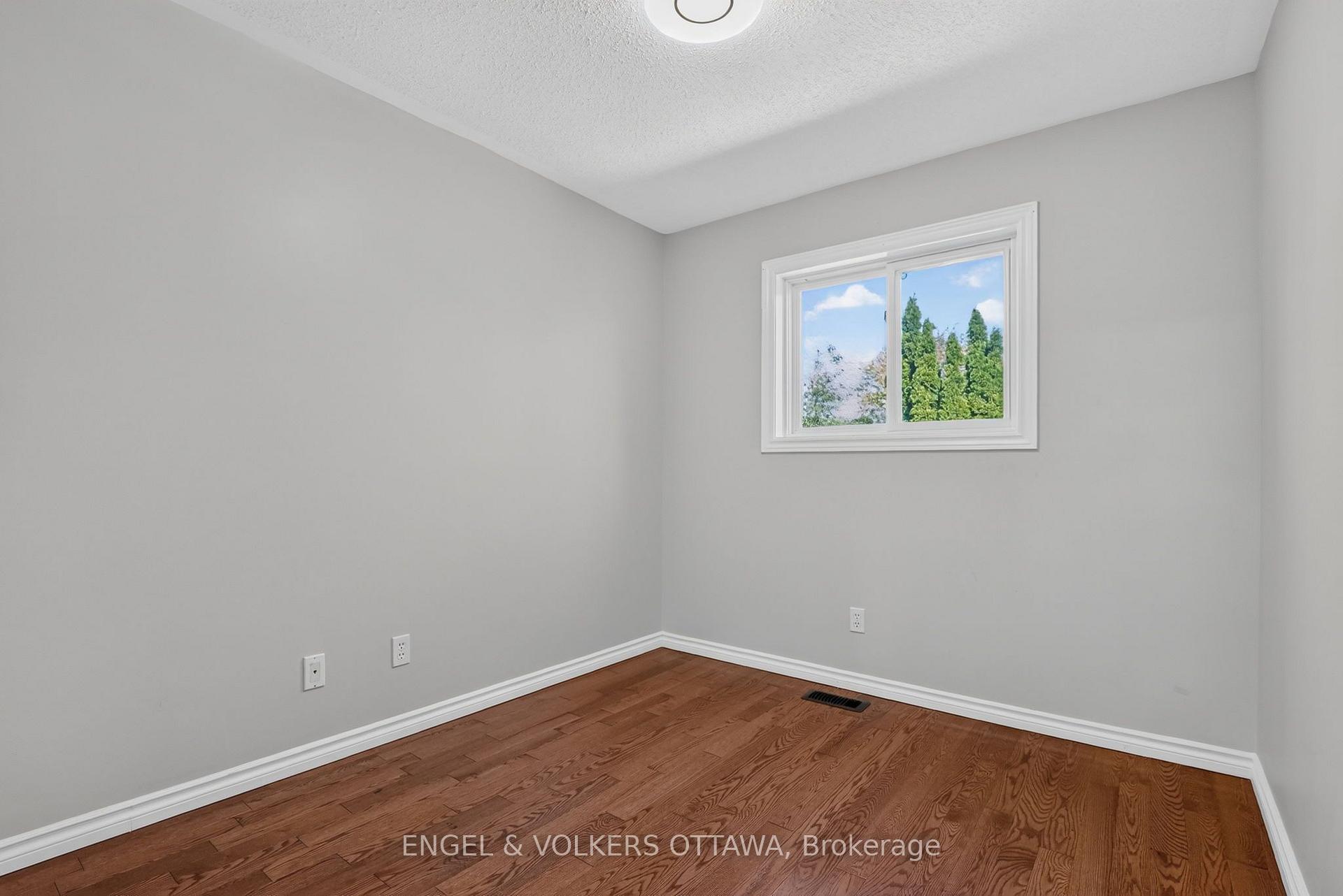 Photo 22 of 12 Kalbrook Street, Ottawa, Kanata - Kanata Lakes/Heritage Hills — HOMEH