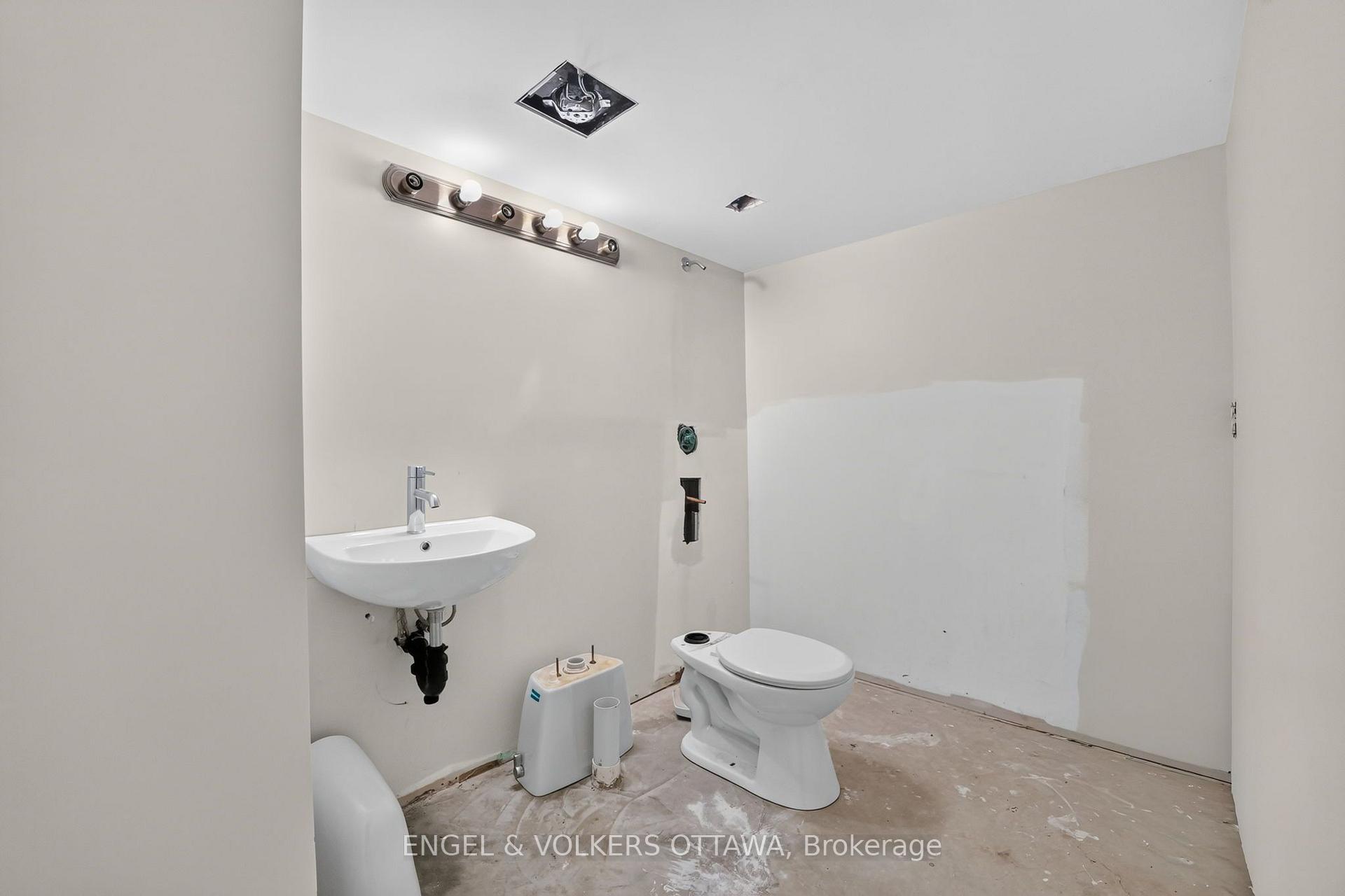 Photo 33 of 12 Kalbrook Street, Ottawa, Kanata - Kanata Lakes/Heritage Hills — HOMEH