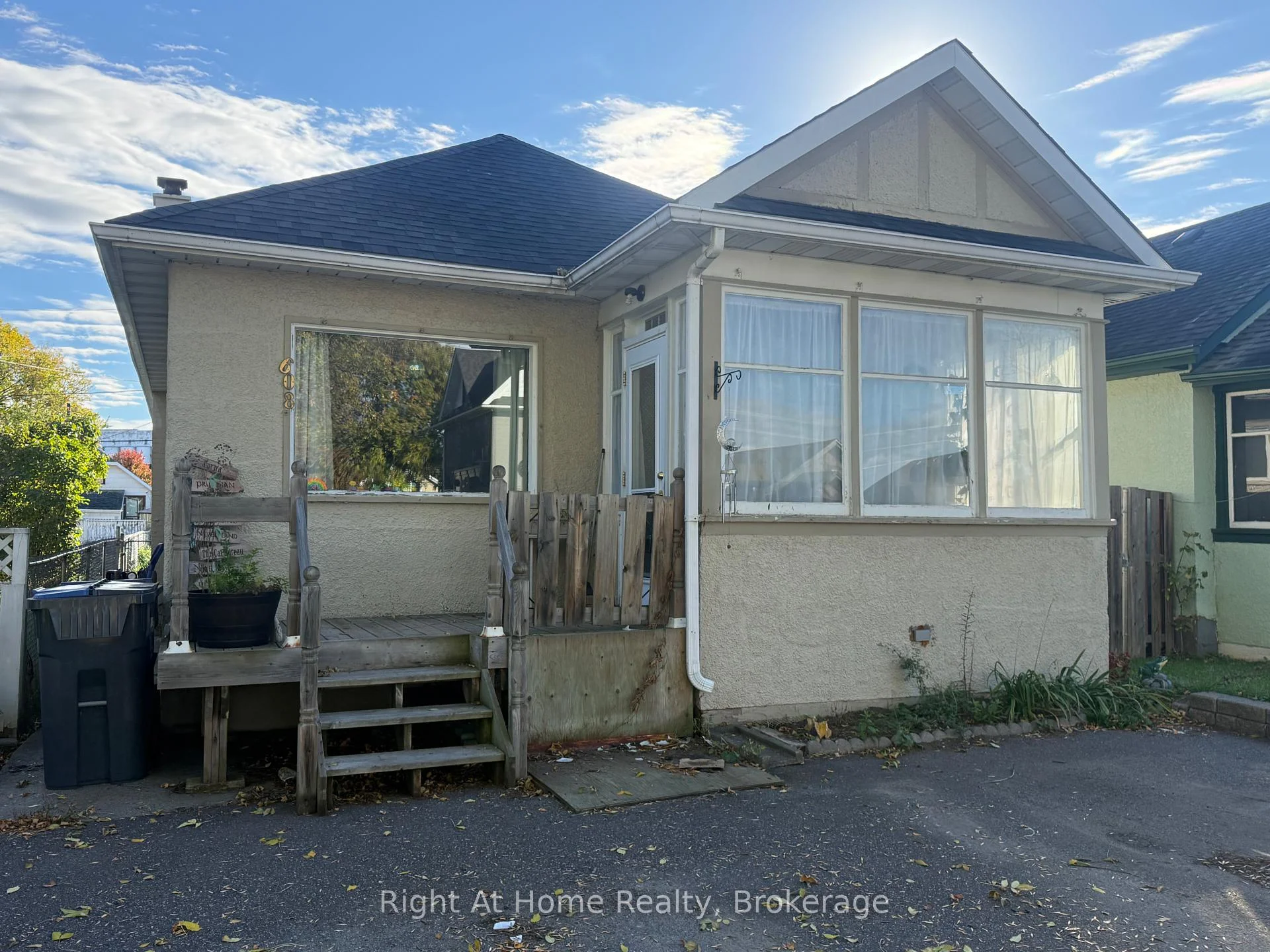 Photo 2 of 608 Marks Street S, Thunder Bay, Hyde Park — HOMEH