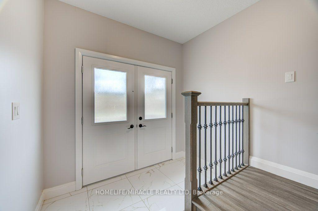 Photo 7 of 3032 Doyle Drive, London, South U — HOMEH